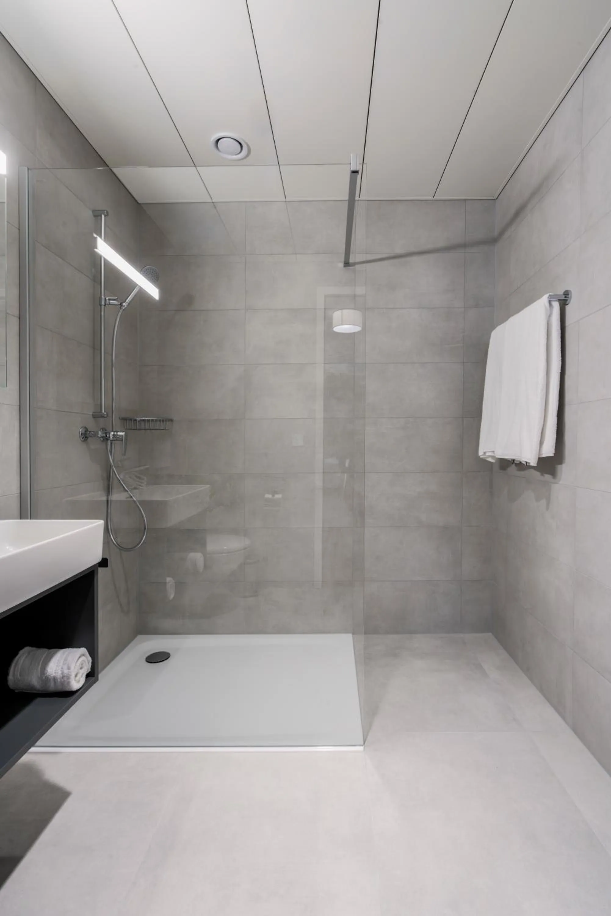 Bathroom in YParc Hôtel