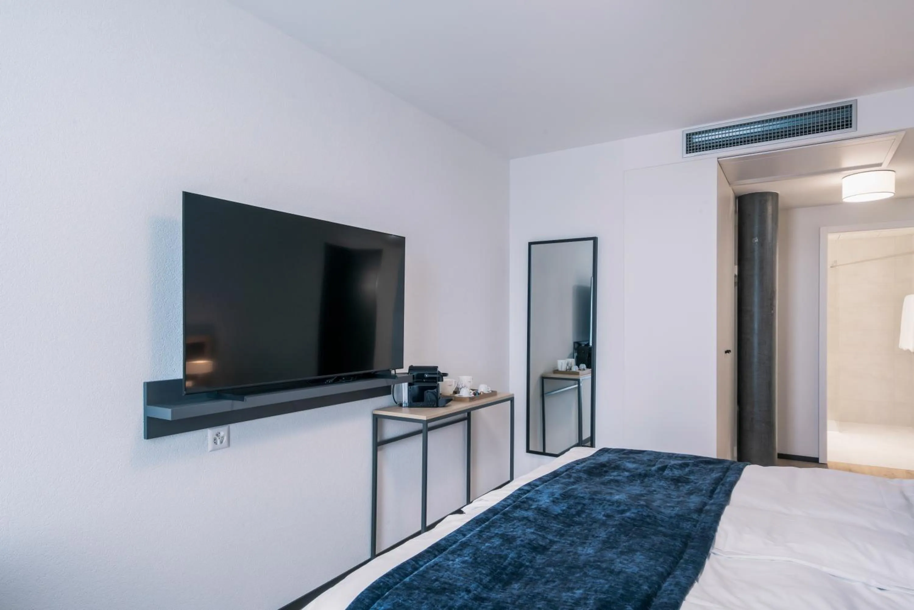 TV and multimedia, Bed in YParc Hôtel