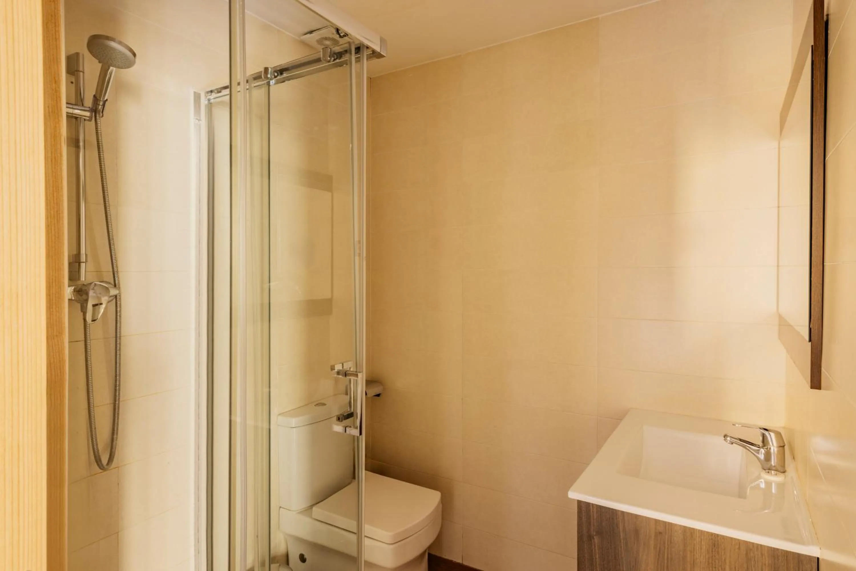 Bathroom in Barcelona Apartment Milà