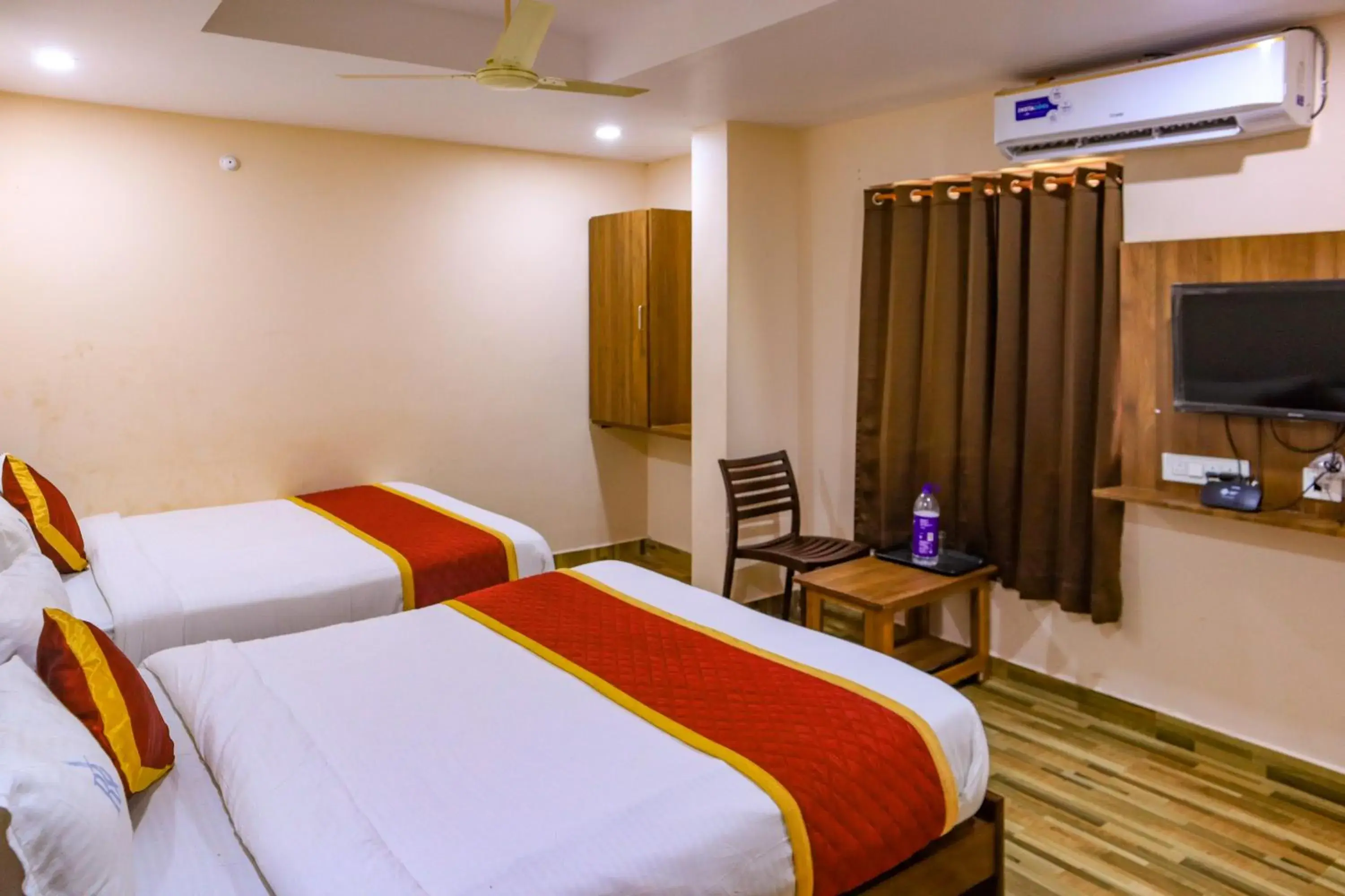 Deluxe Queen Room with Two Queen Beds in Hotel Radha Krishna Deluxe Queen Room with Two Queen Beds in Hotel Radha Krishna