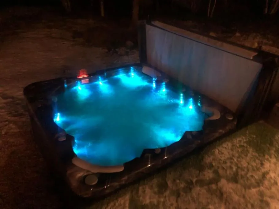Upea Villa Lapin Kulta hirsihuvila Inarijärven rannalla
