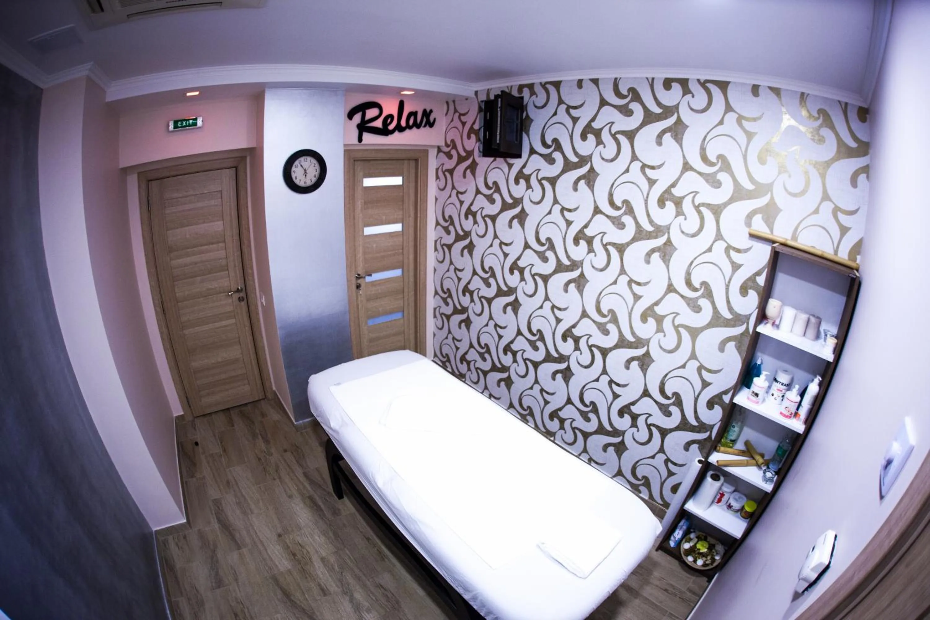 Massage in West Plaza Residence