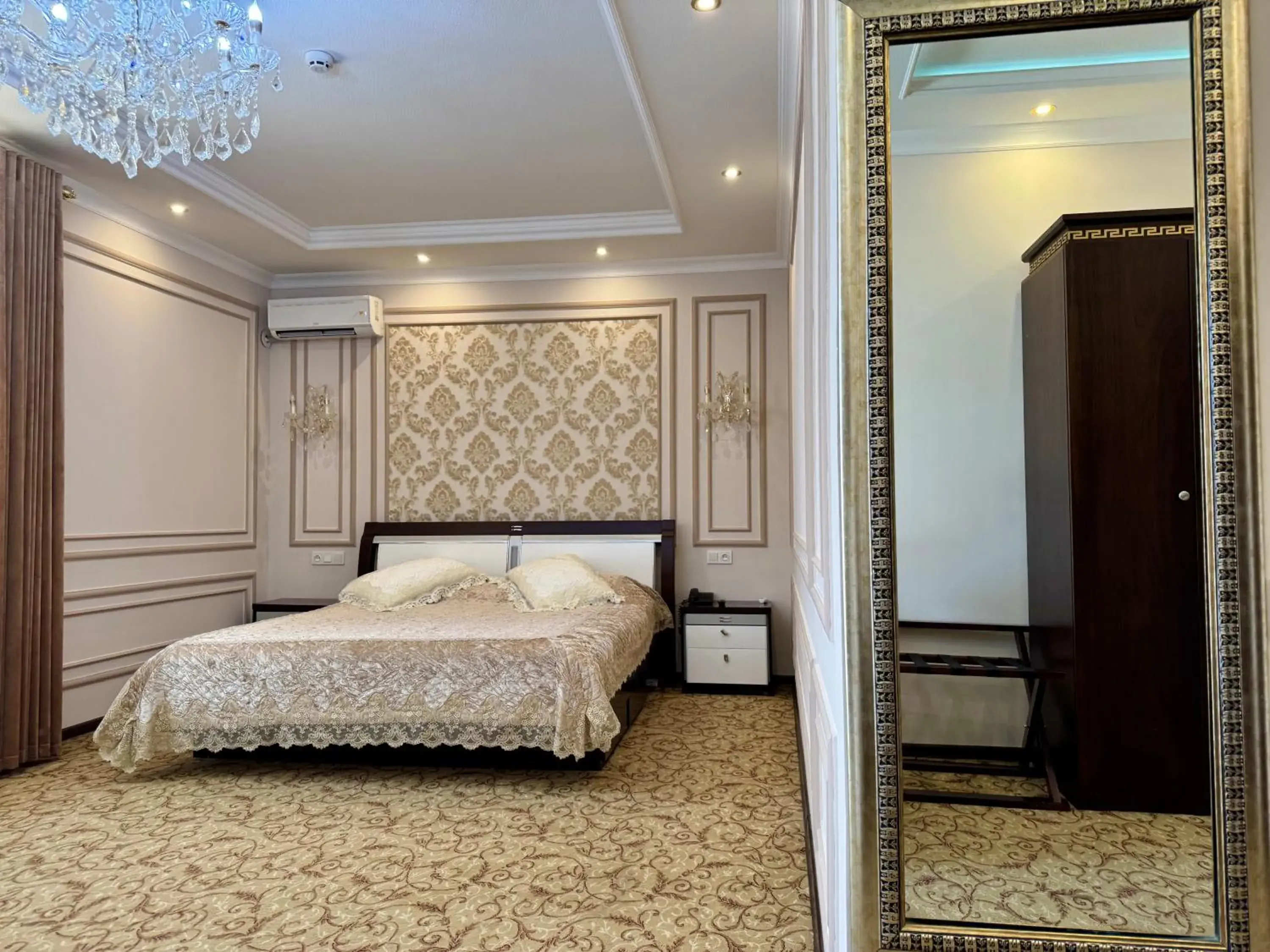 King Suite with Spa Bath in EmirHan Hotel King Suite with Spa Bath in EmirHan Hotel