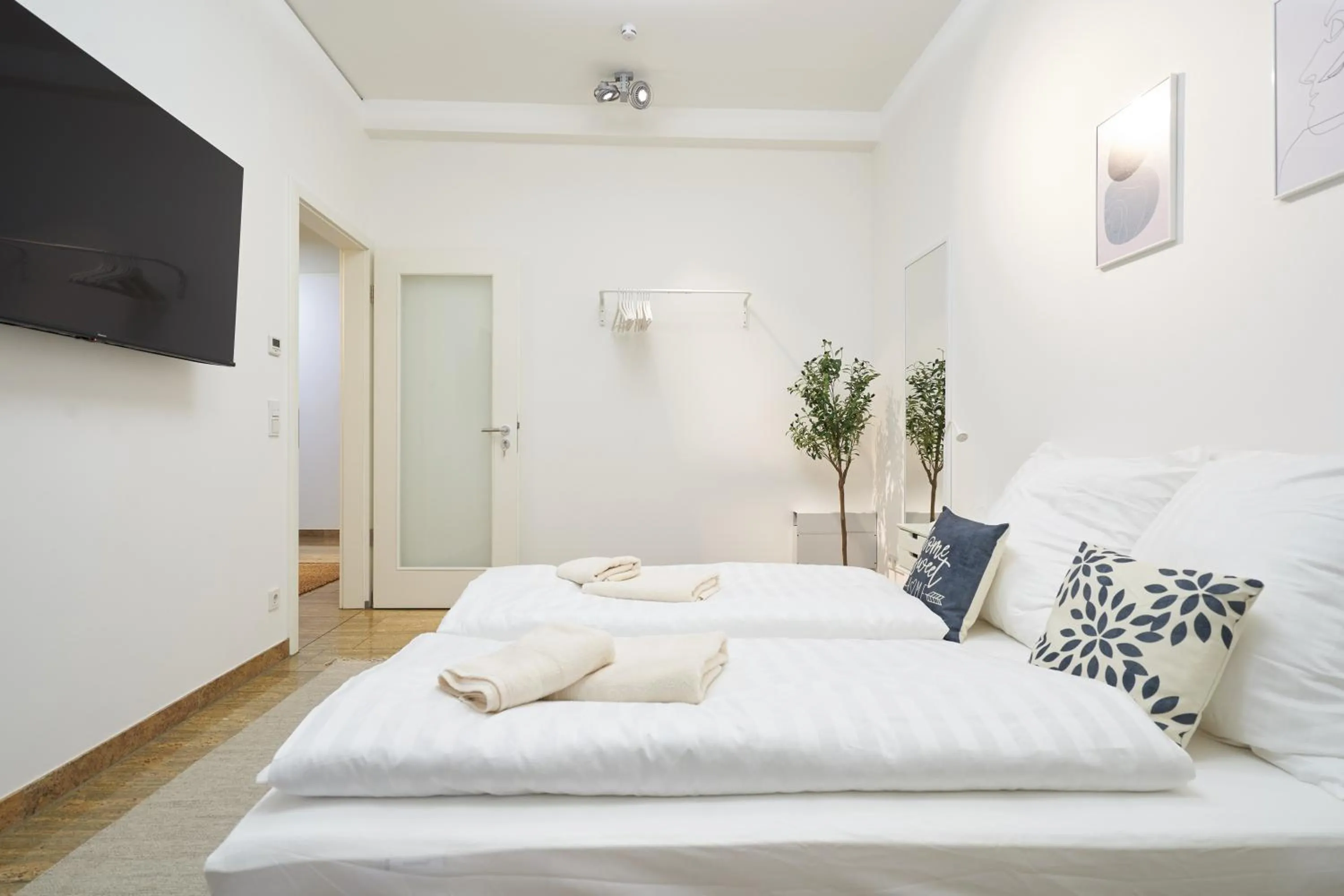 Global Living - Design Apartments I City Center I Balcony I Smart-TV I Kitchen I Dresden