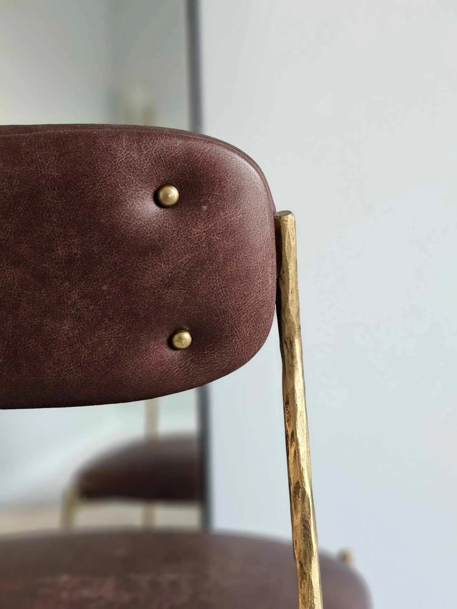 Living room in St Hugh Hotel Wagga Wagga