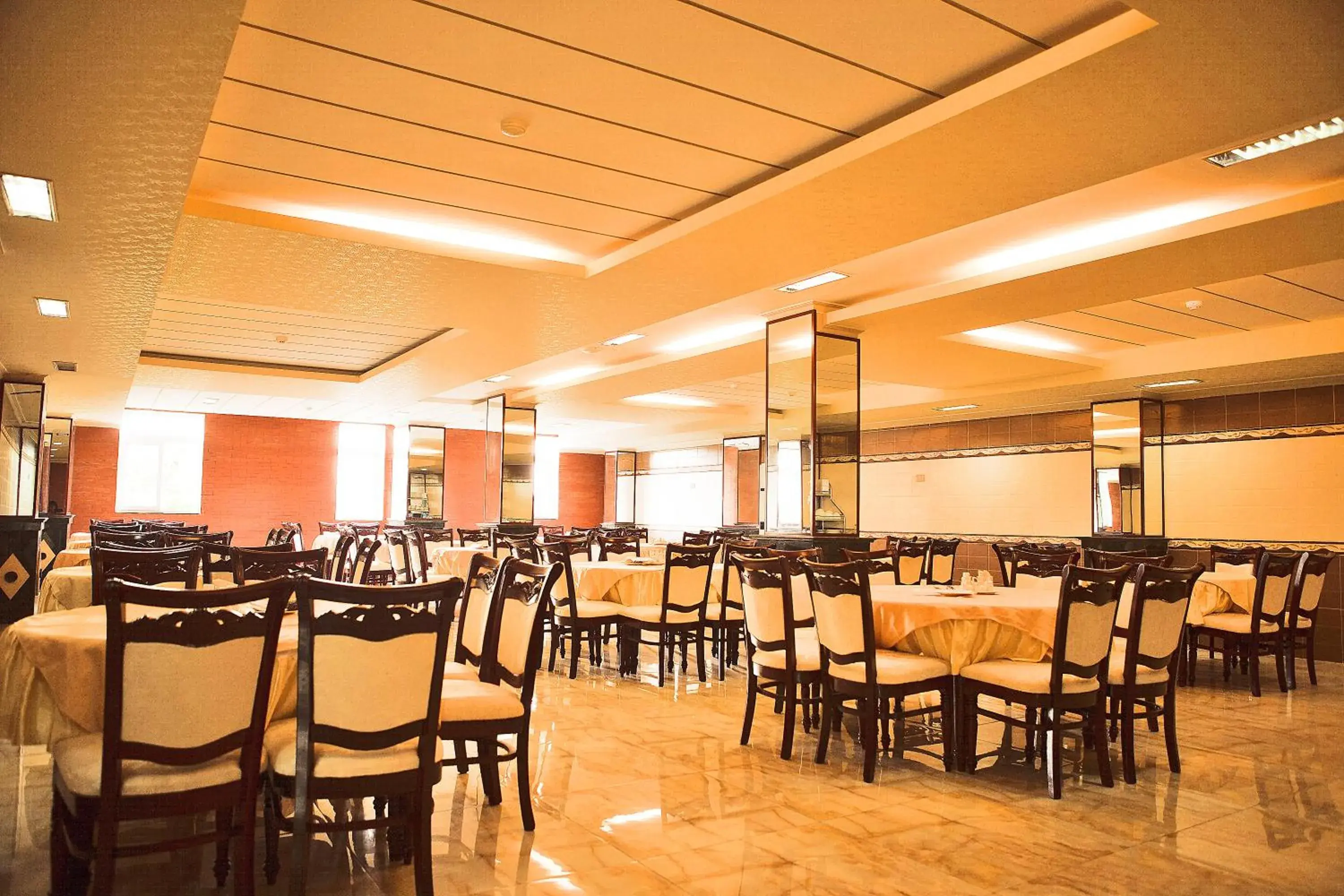 Restaurant/places to eat in Linh Phuong 8 Hotel - 24 hours stay Restaurant/places to eat in Linh Phuong 8 Hotel - 24 hours stay