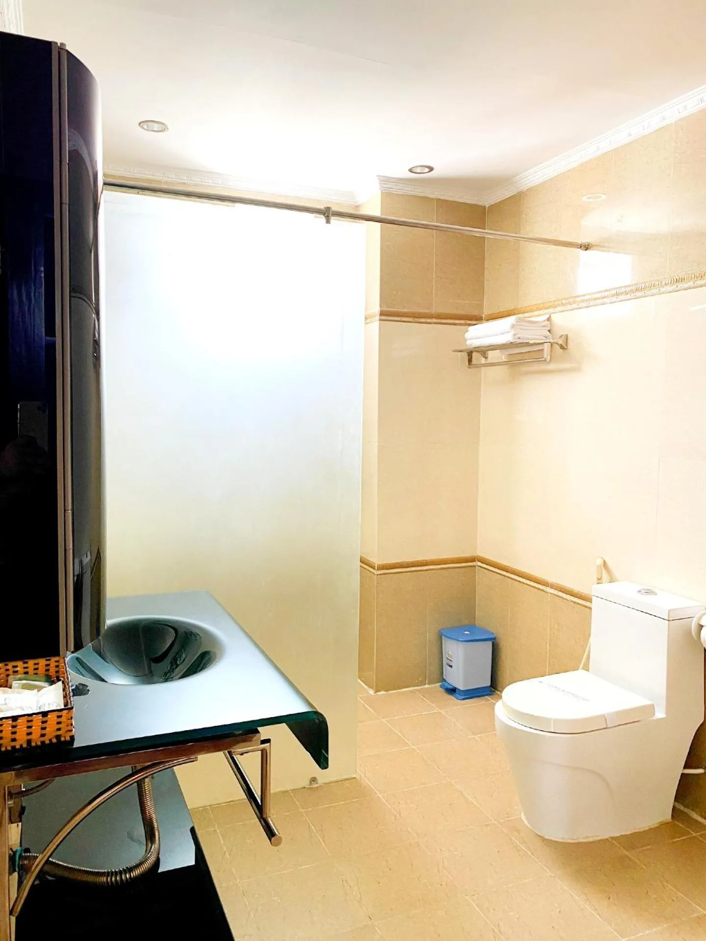 Bathroom in Linh Phuong 8 Hotel - 24 hours stay