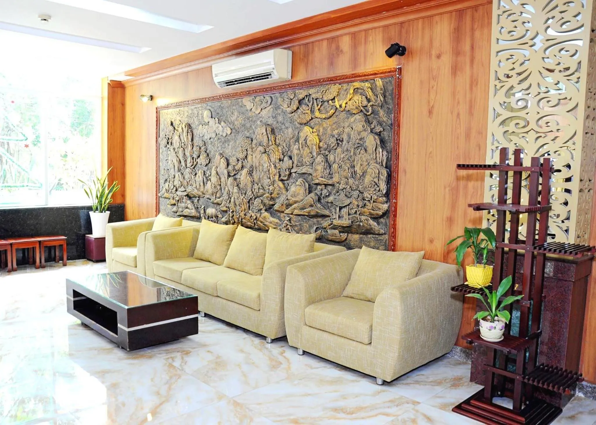 Lobby or reception in Linh Phuong 8 Hotel - 24 hours stay