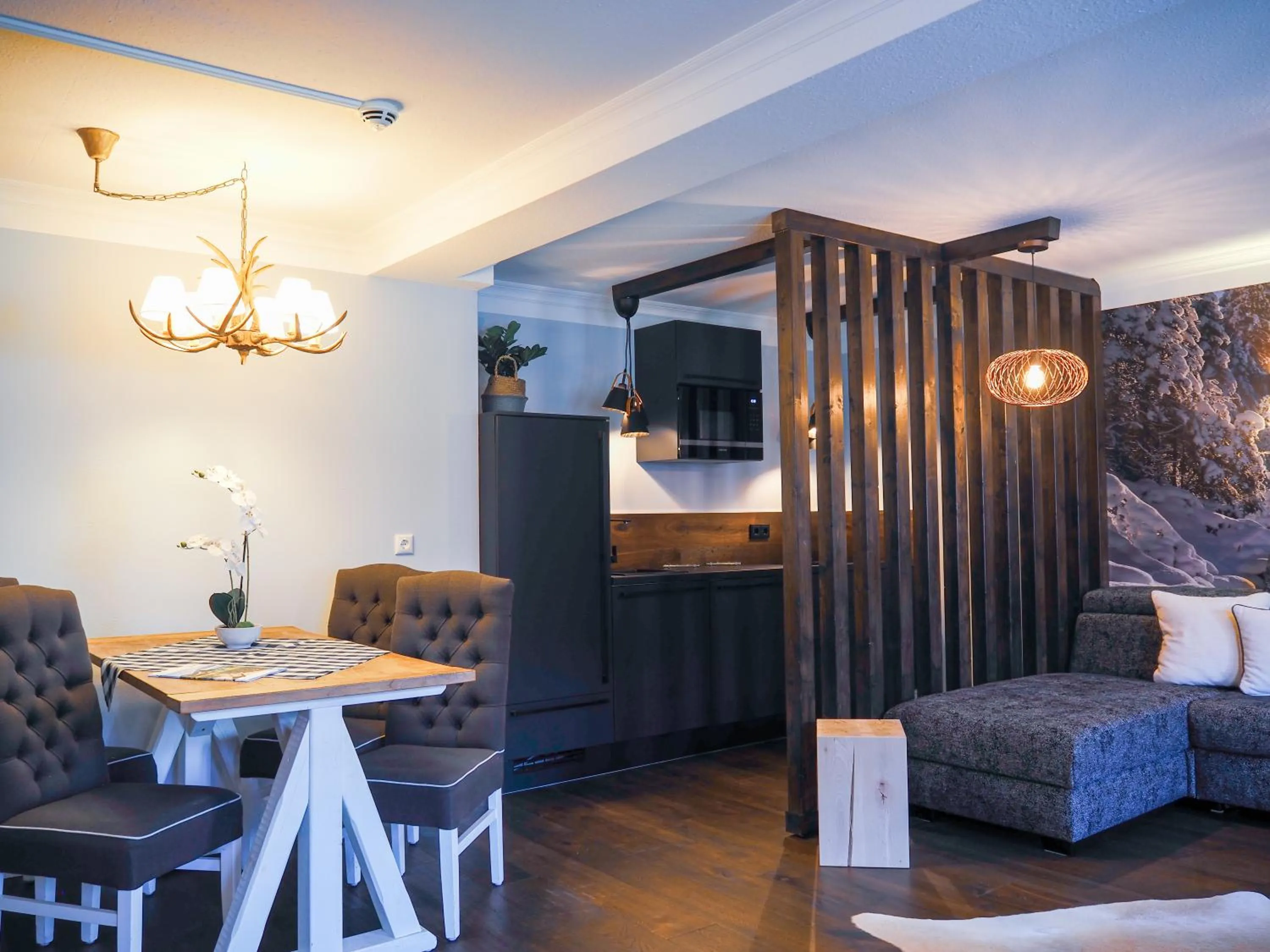 Staff in Design Hotel ALPENLIEBE - - - - Boutique-Flair - - - -