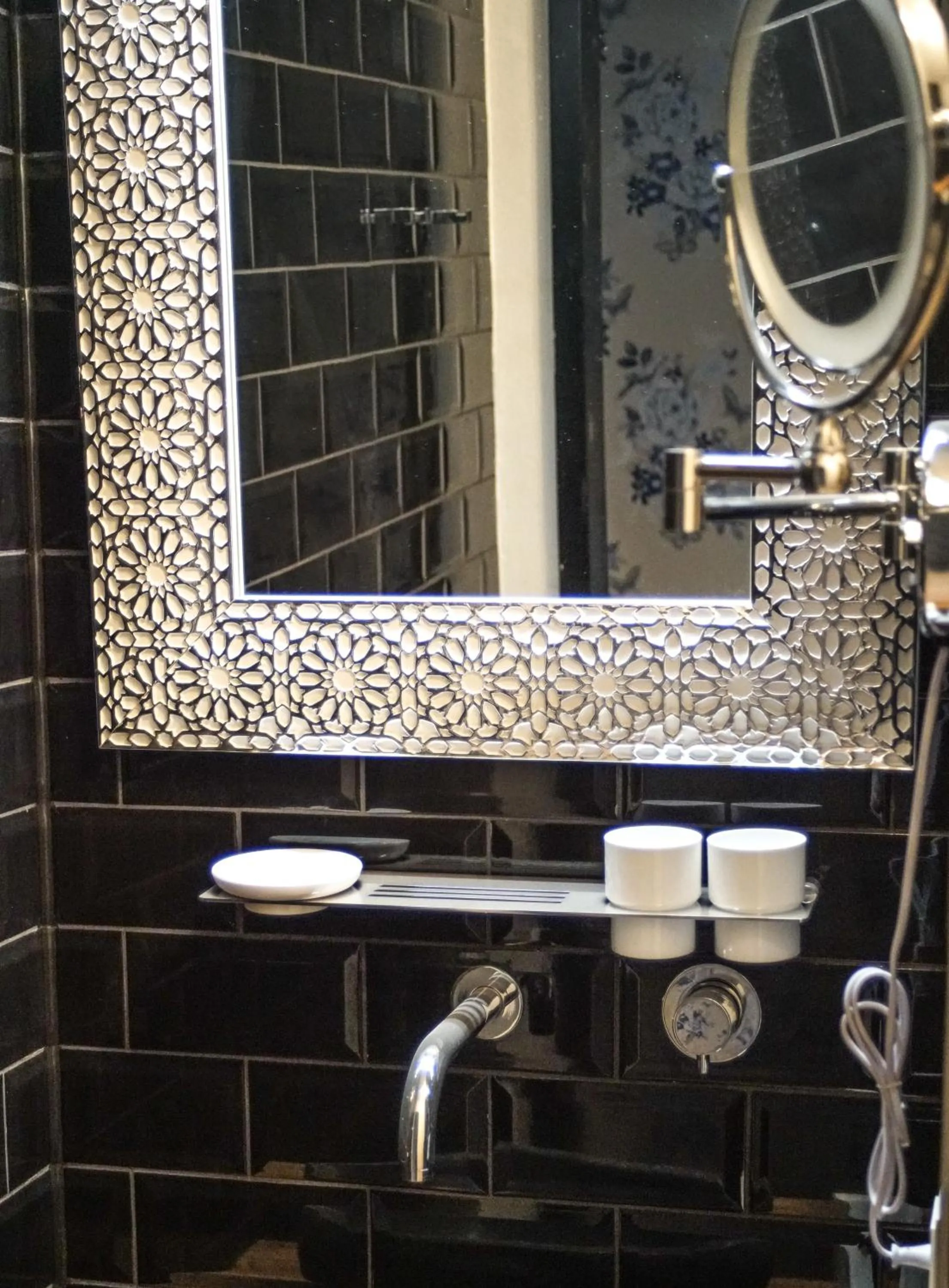 Bathroom in Design Hotel ALPENLIEBE - - - - Boutique-Flair - - - -