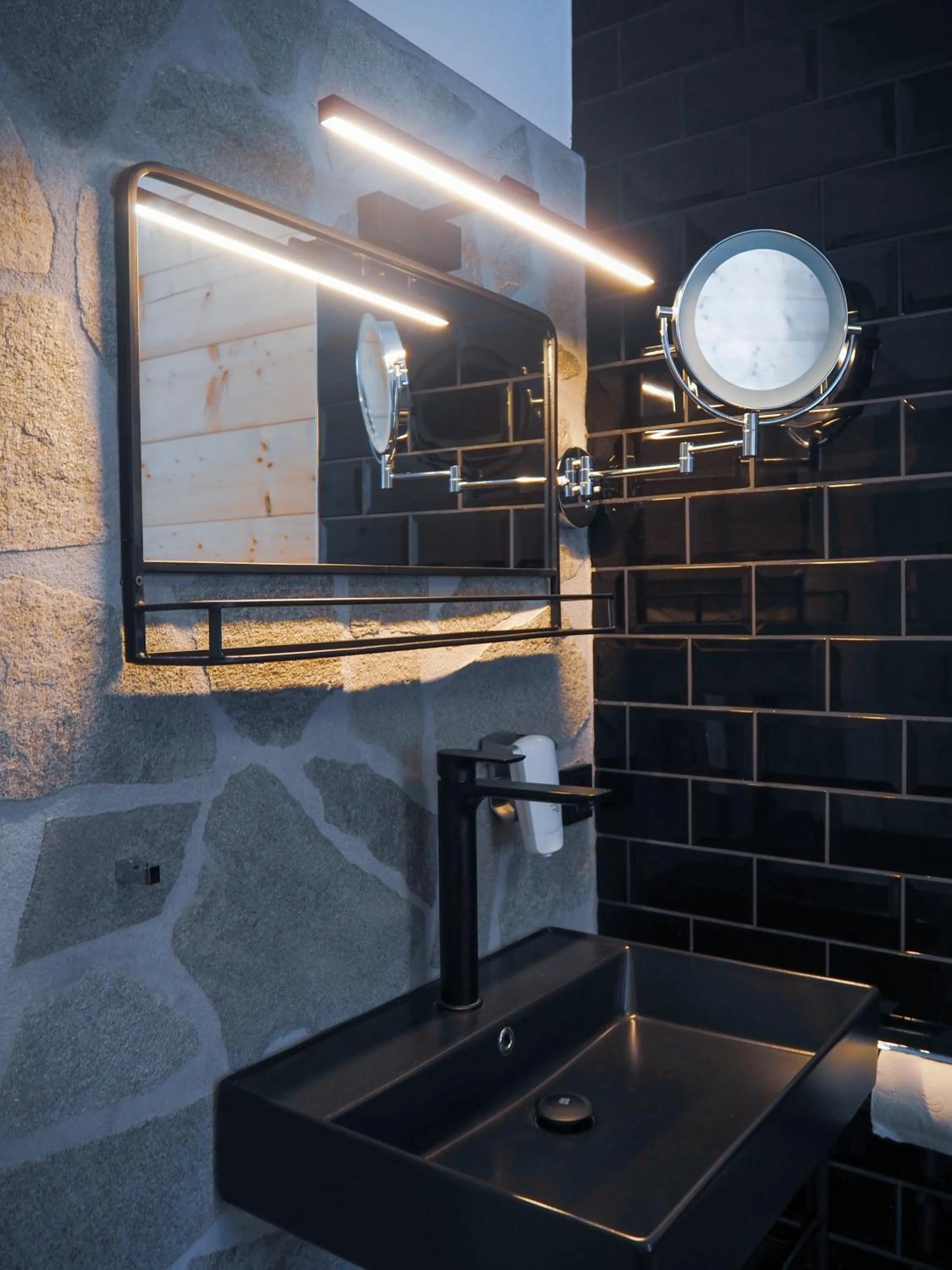 Bathroom in Design Hotel ALPENLIEBE - - - - Boutique-Flair - - - -