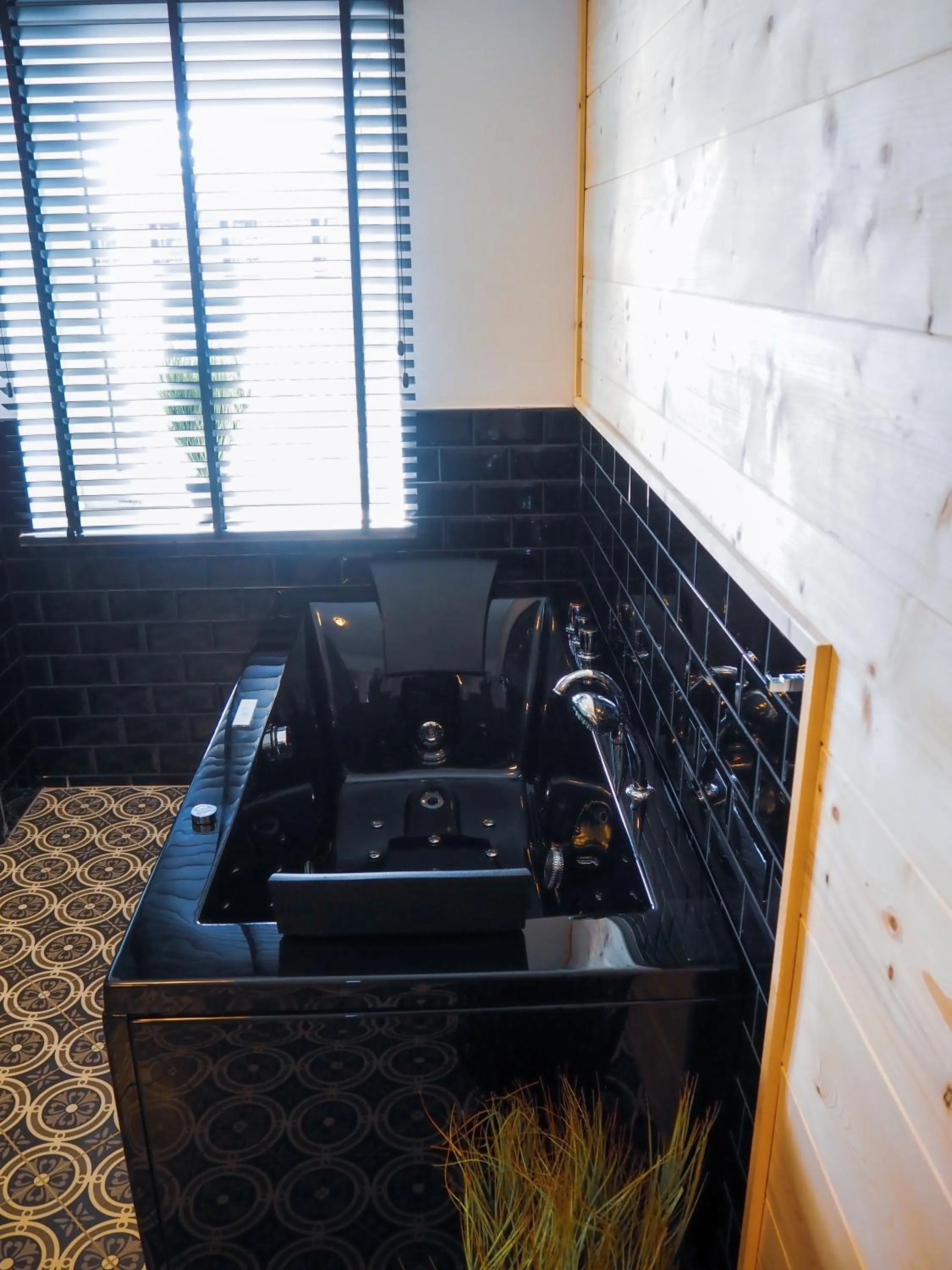 Hot Tub in Design Hotel ALPENLIEBE - - - - Boutique-Flair - - - -