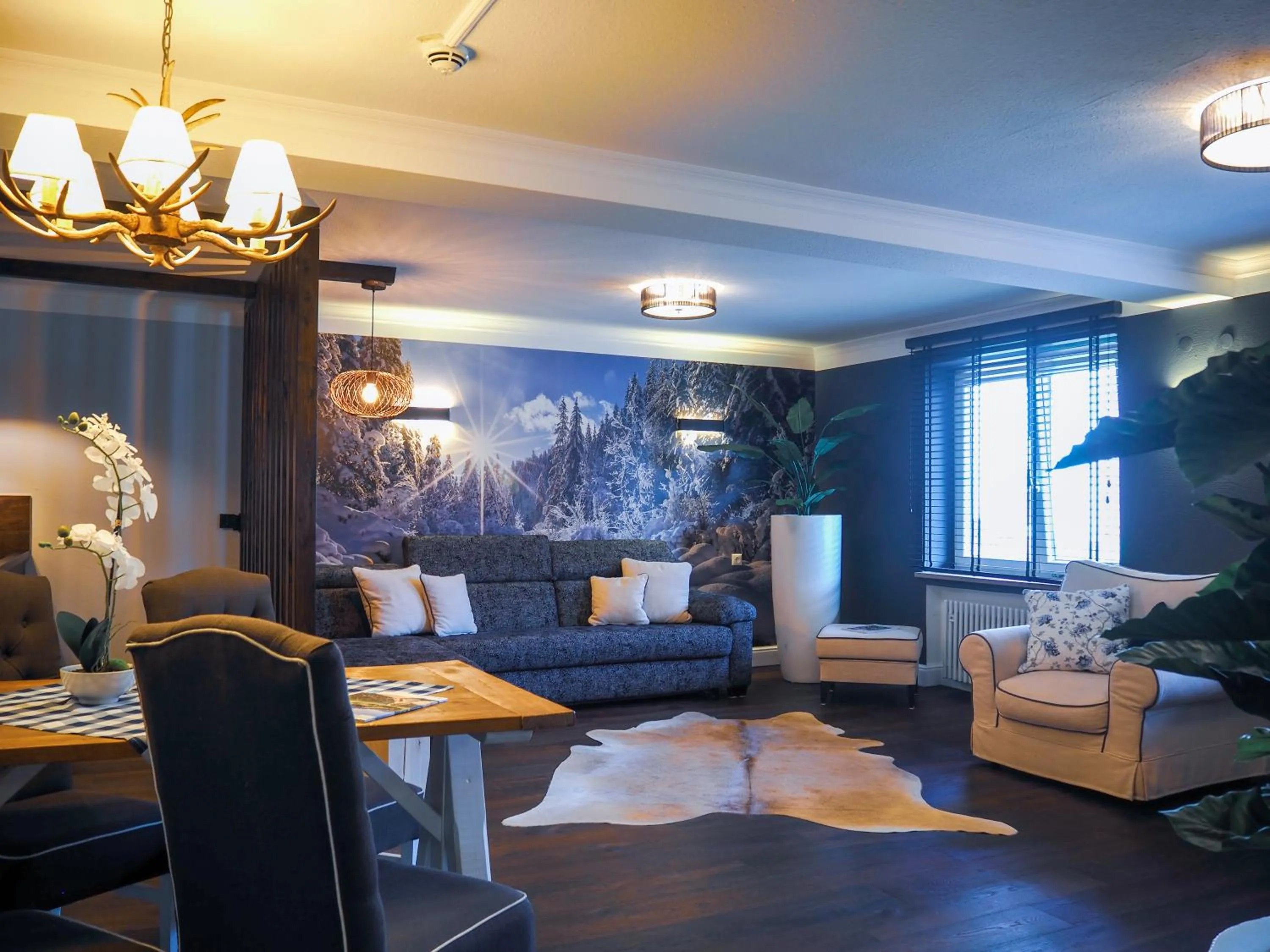 Staff in Design Hotel ALPENLIEBE - - - - Boutique-Flair - - - -