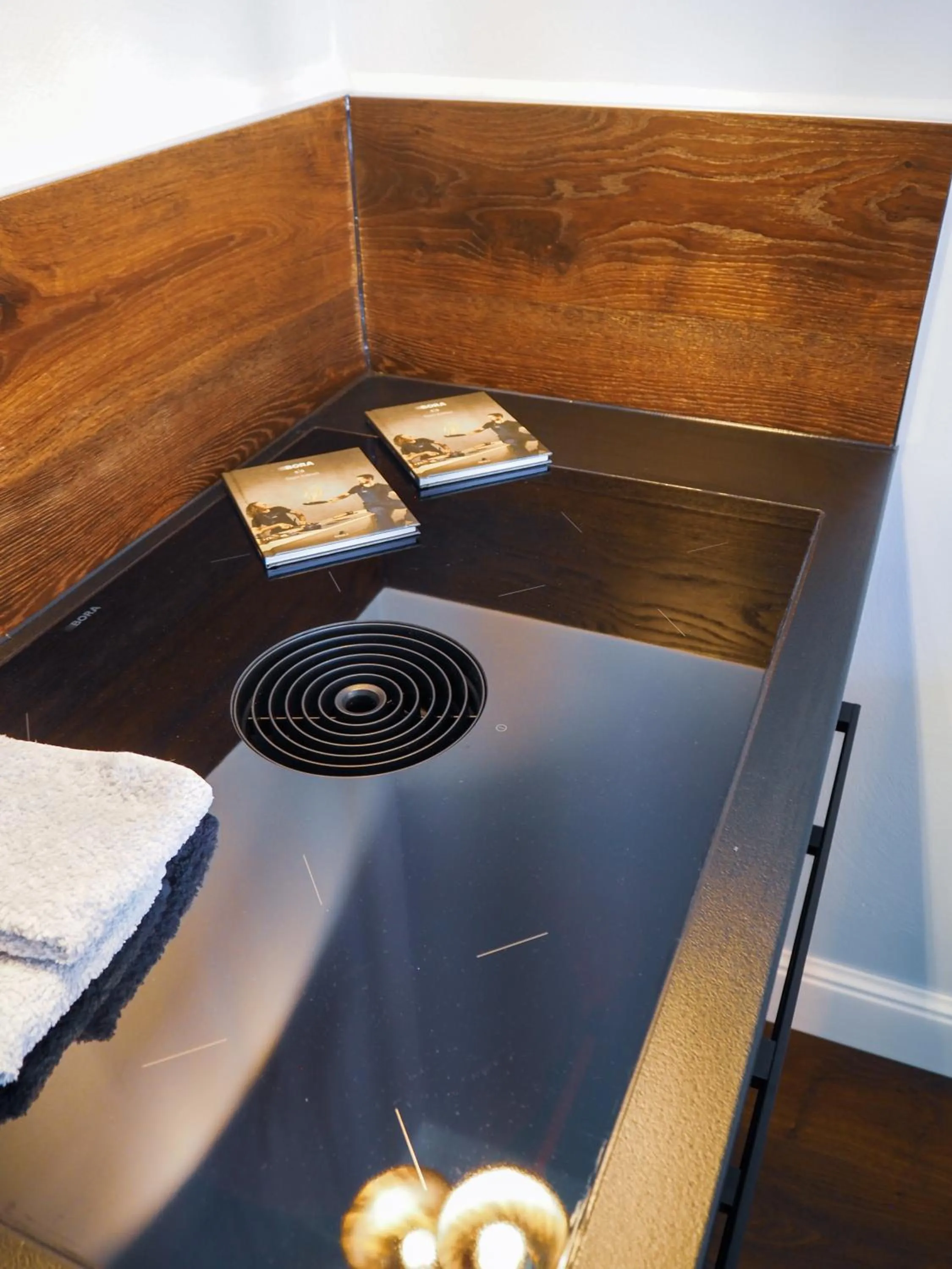 Staff in Design Hotel ALPENLIEBE - - - - Boutique-Flair - - - -