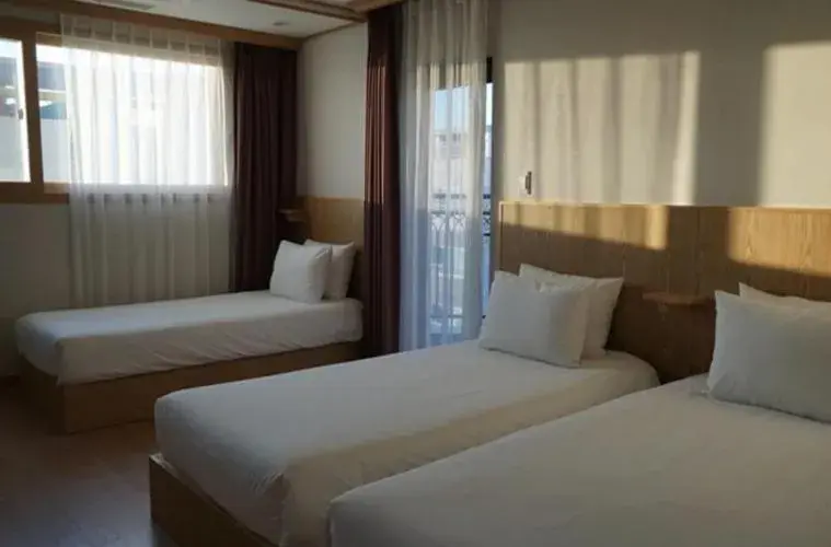 Triple Room in Soldongsan Stay Triple Room in Soldongsan Stay