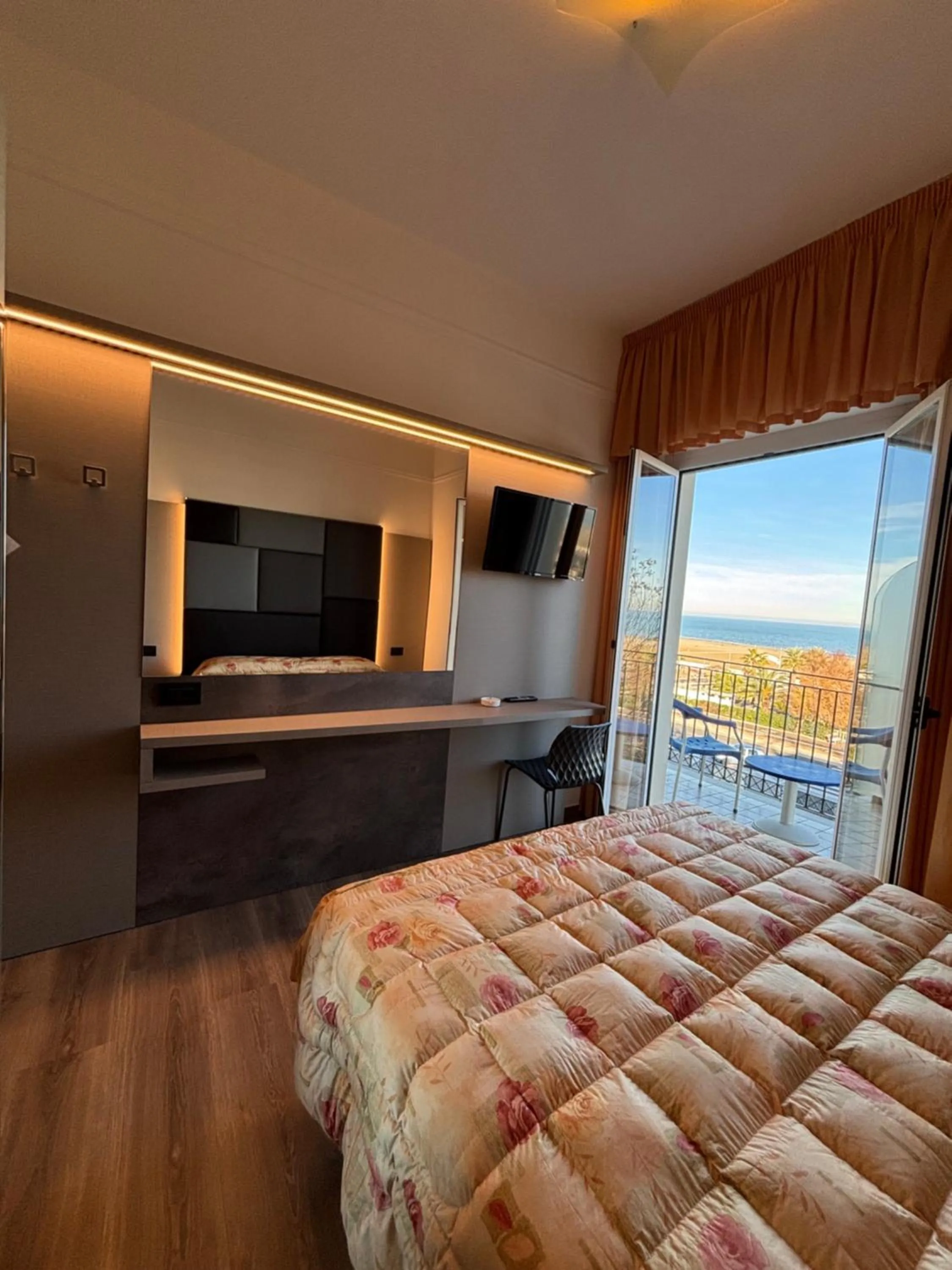 Bed in Hotel Cobalto