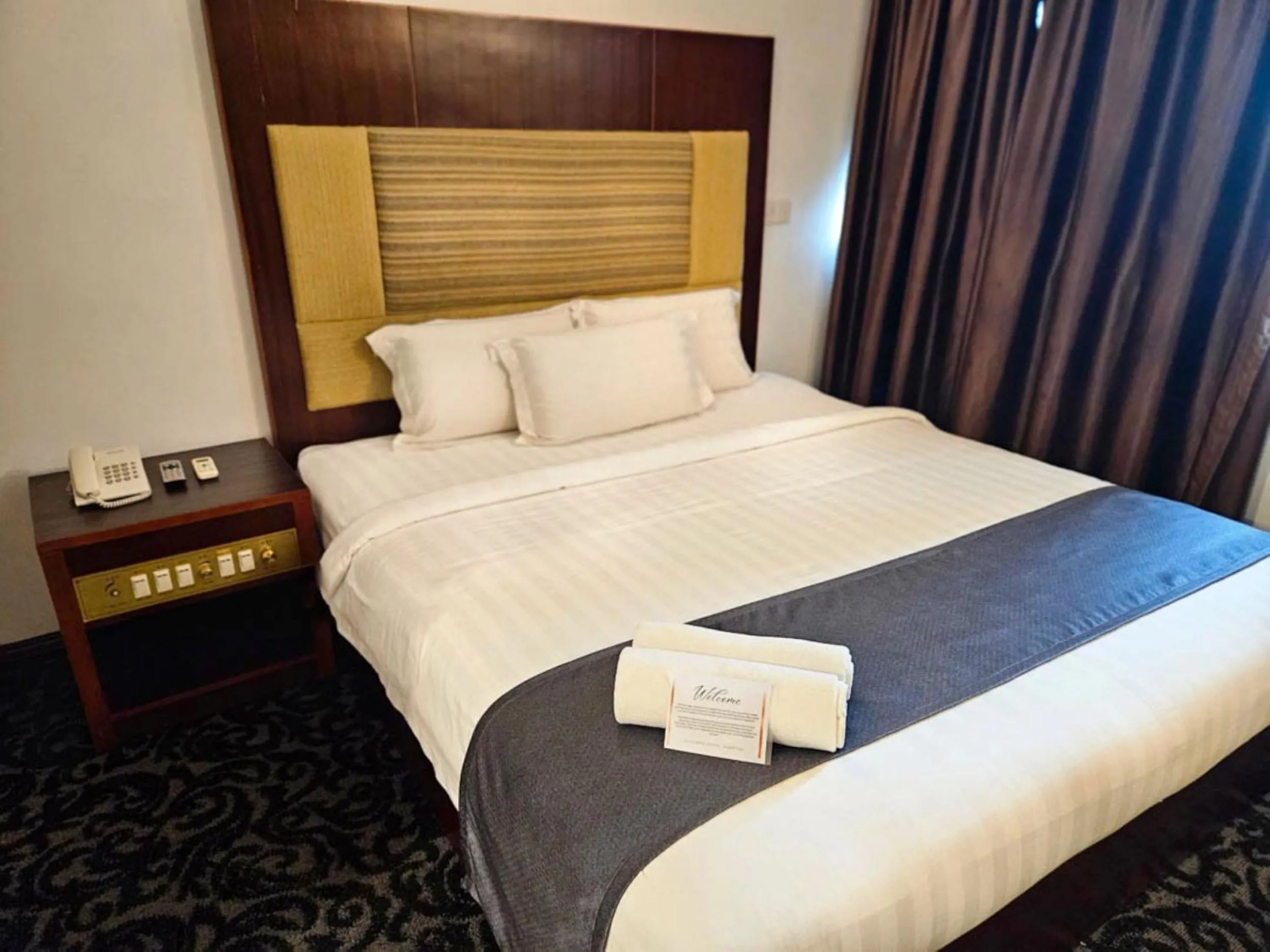 Bed in Swing & Pillows - Bandar Kuantan