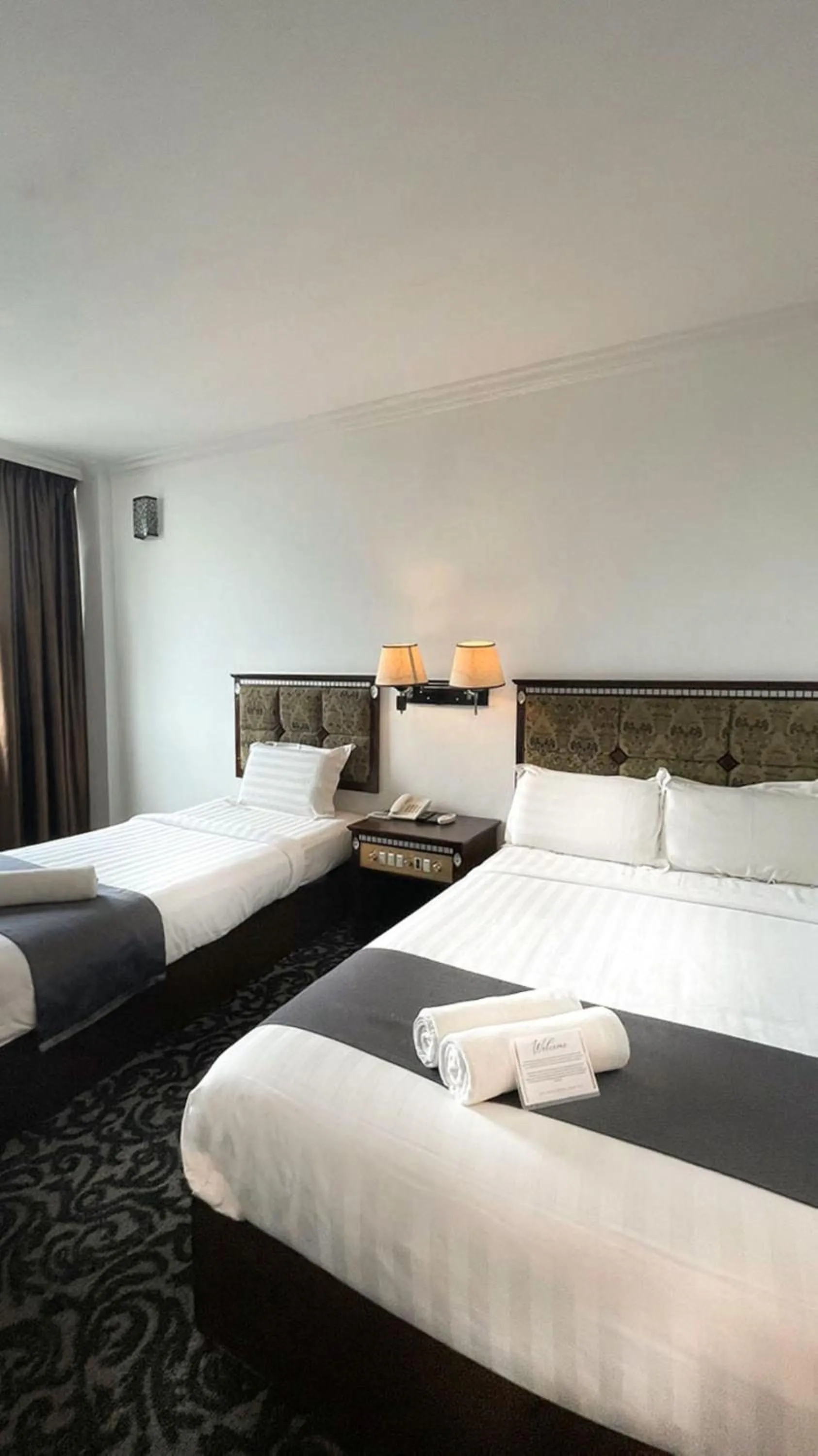 Bed in Swing & Pillows - Bandar Kuantan