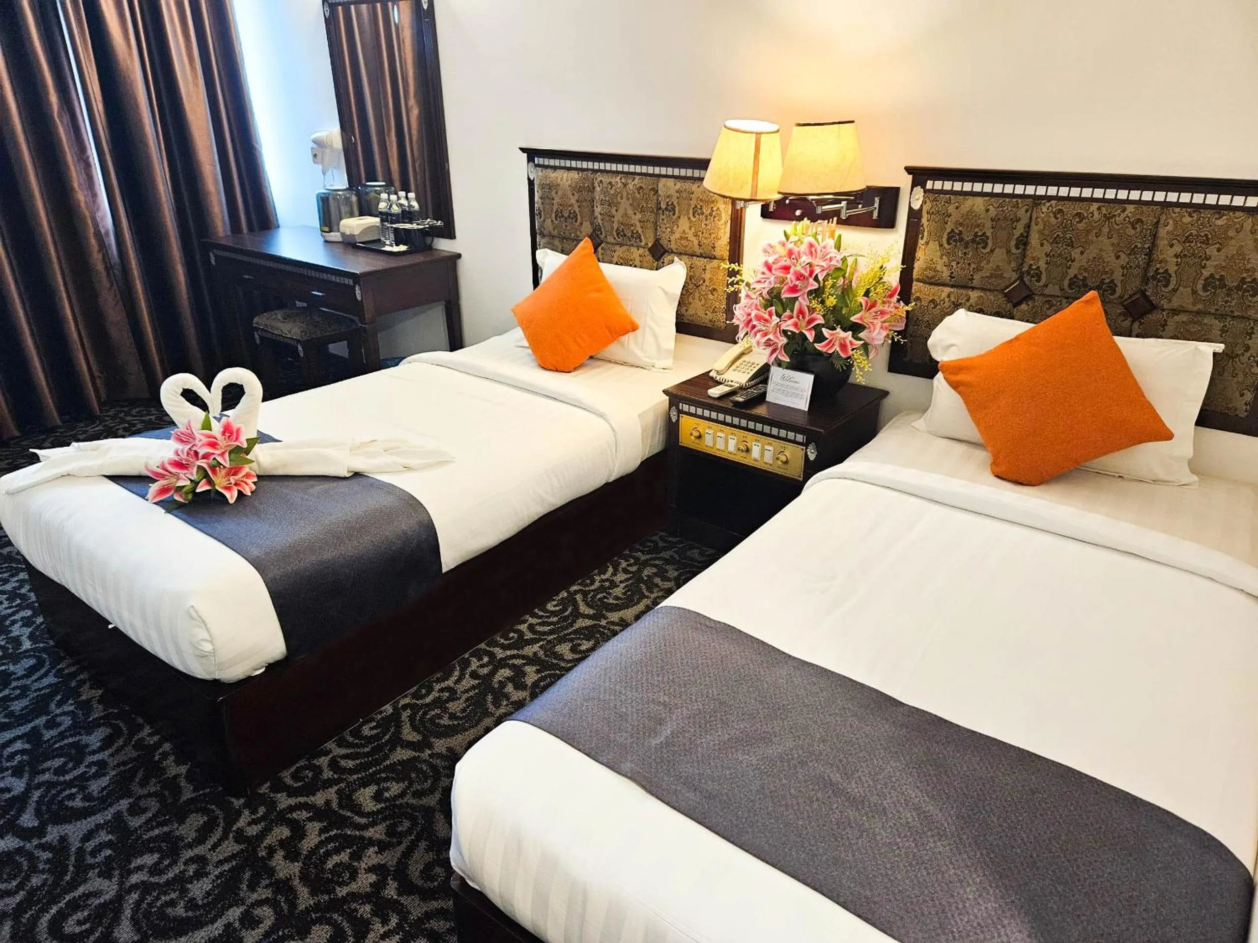 Bed in Swing & Pillows - Bandar Kuantan