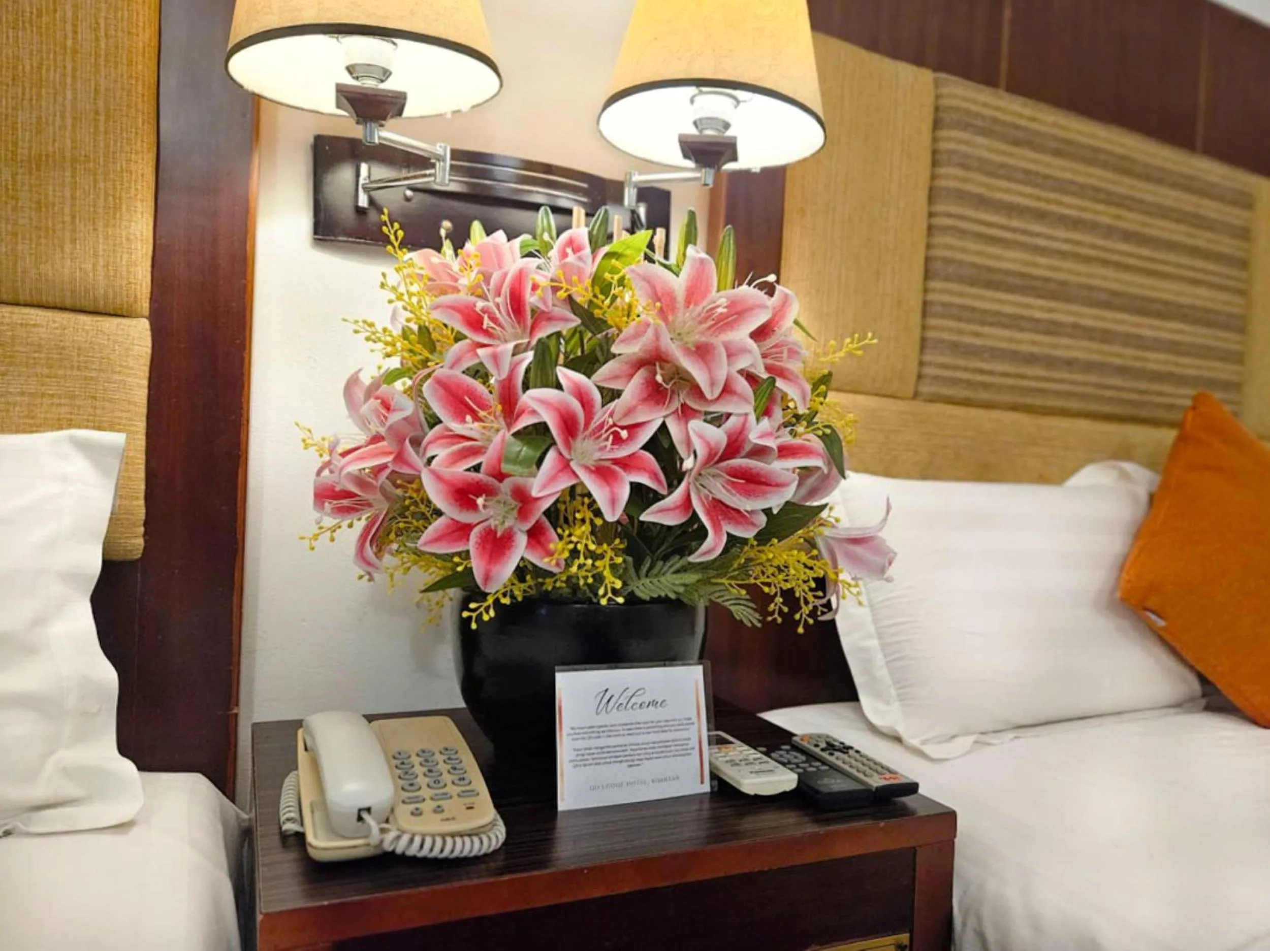 Bed in Swing & Pillows - Bandar Kuantan