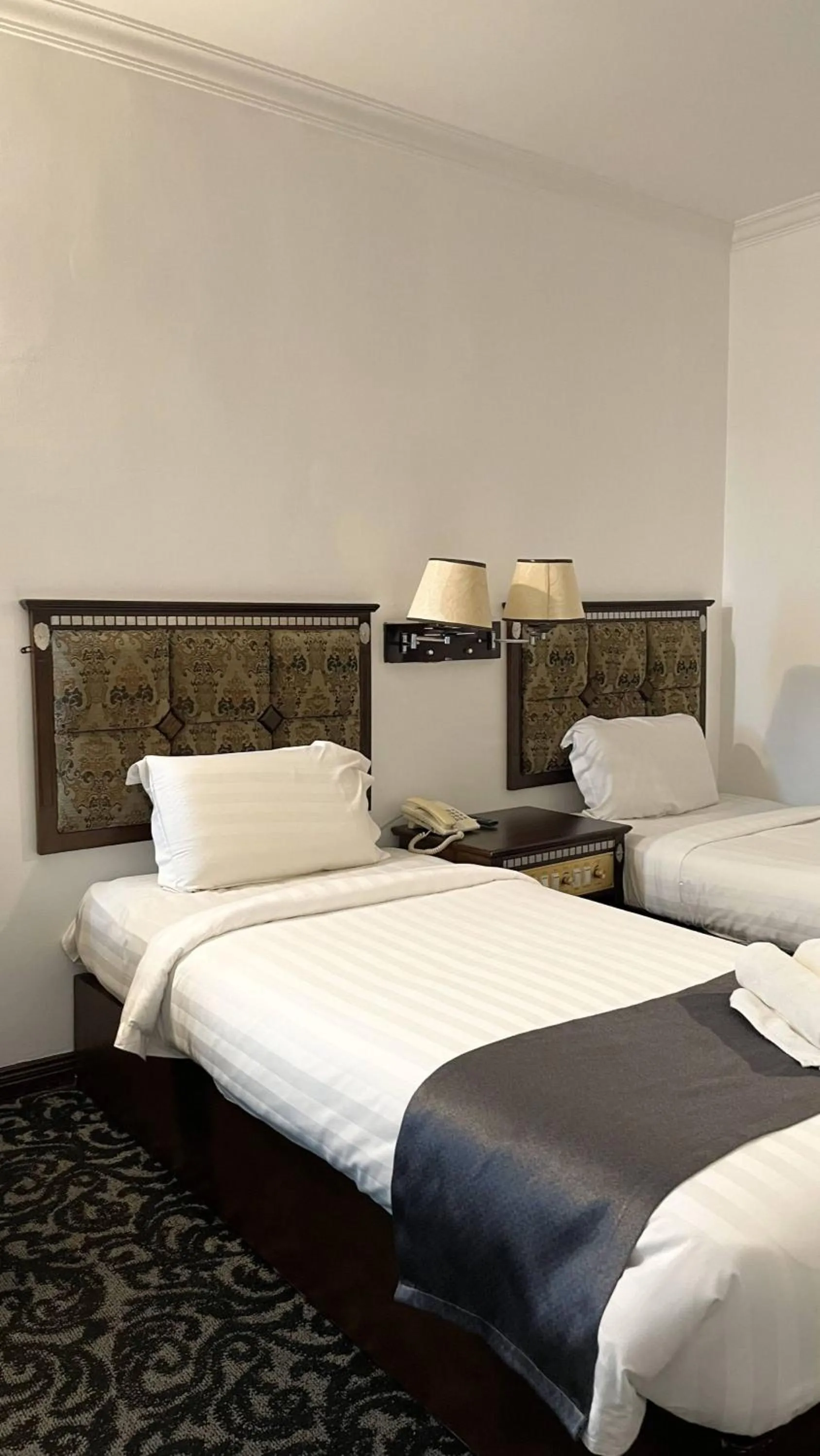 Bed in Swing & Pillows - Bandar Kuantan