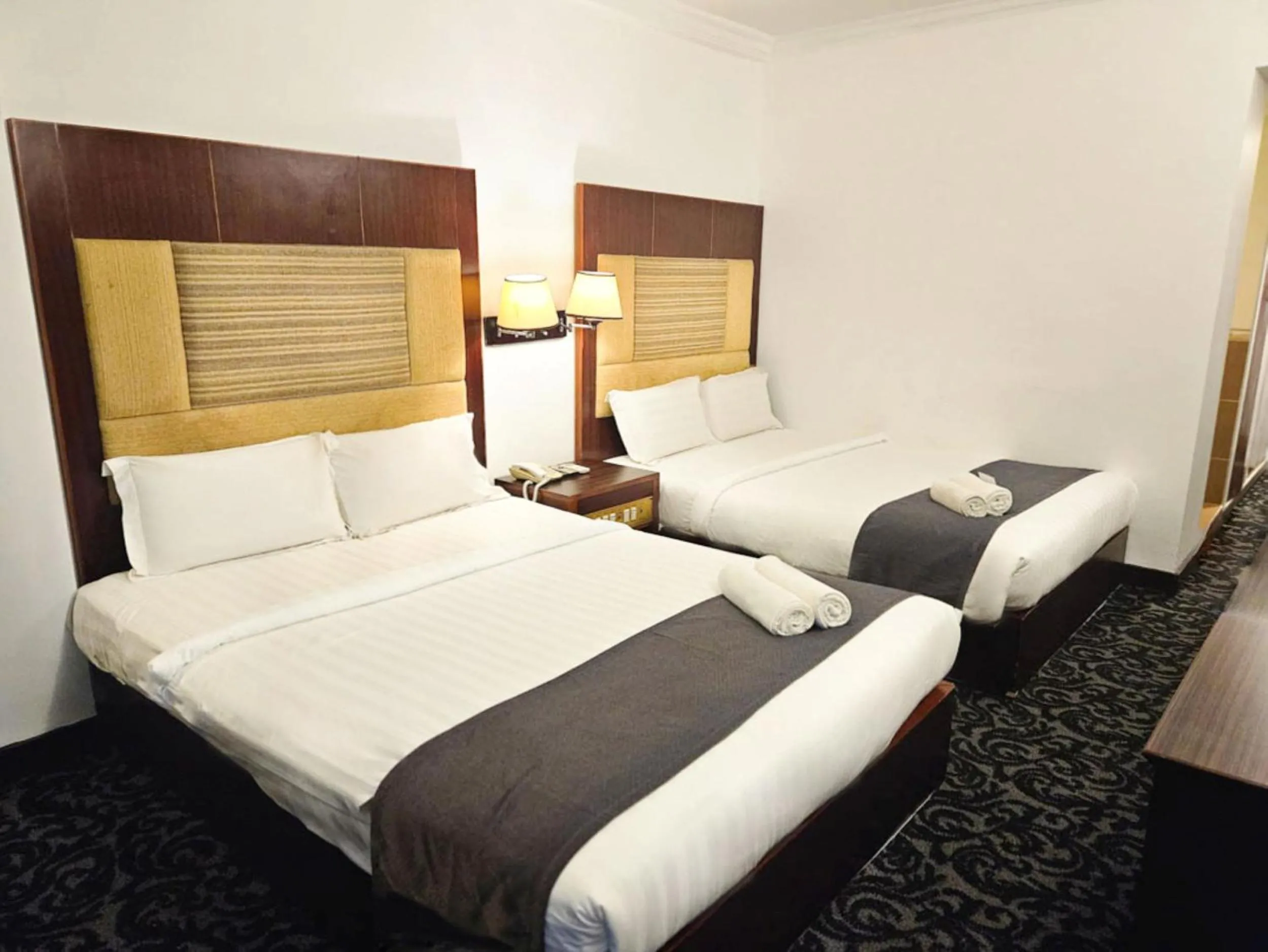 Bed in Swing & Pillows - Bandar Kuantan