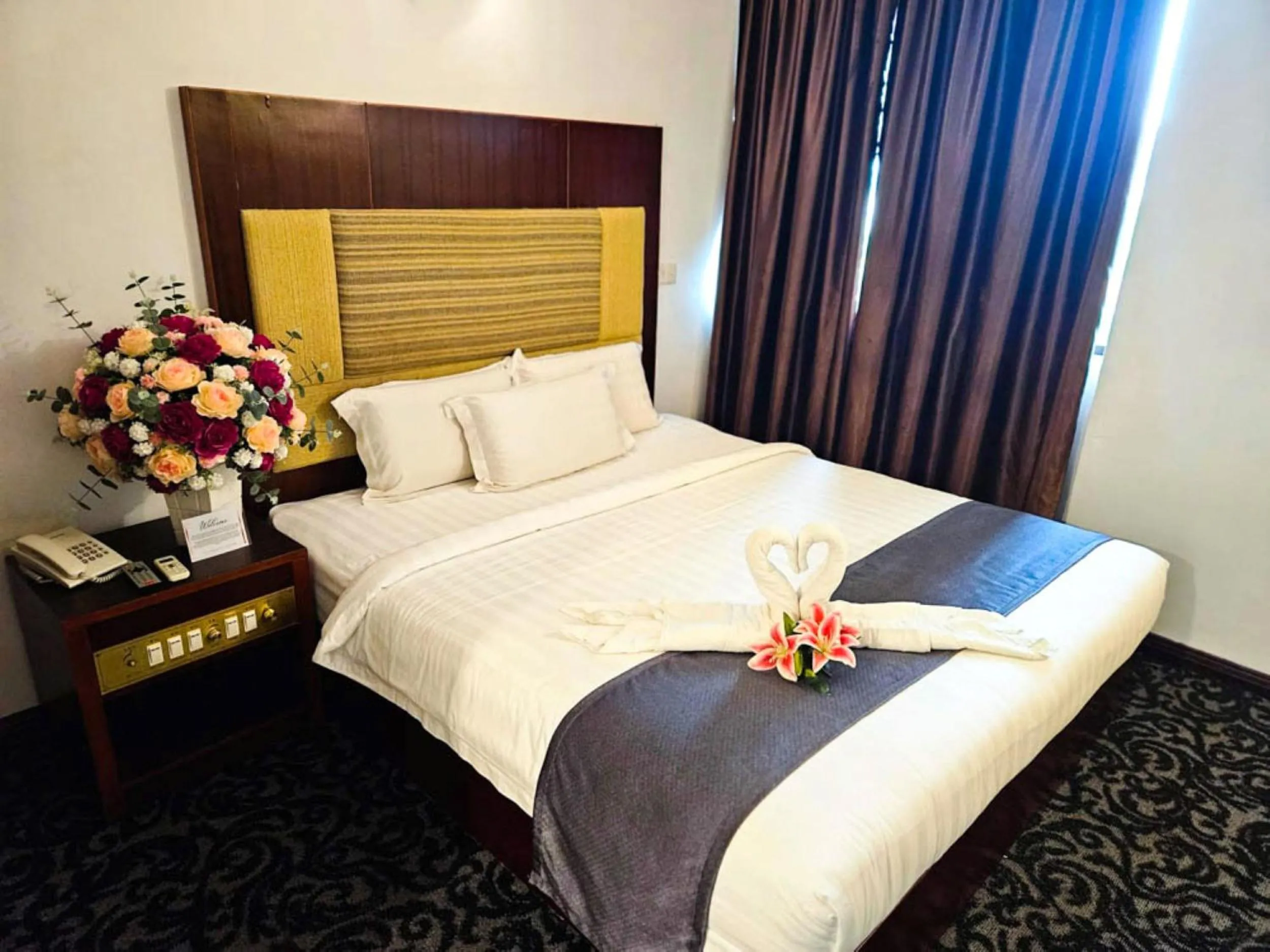Bed in Swing & Pillows - Bandar Kuantan