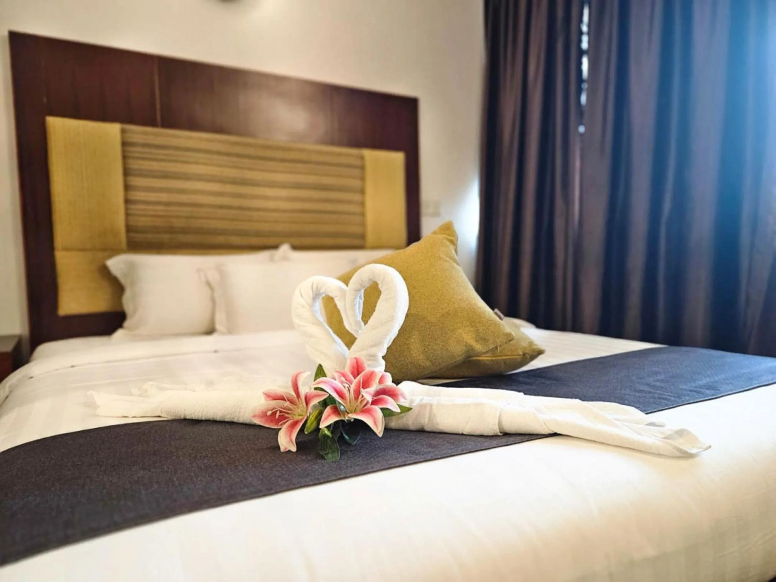 Bed in Swing & Pillows - Bandar Kuantan