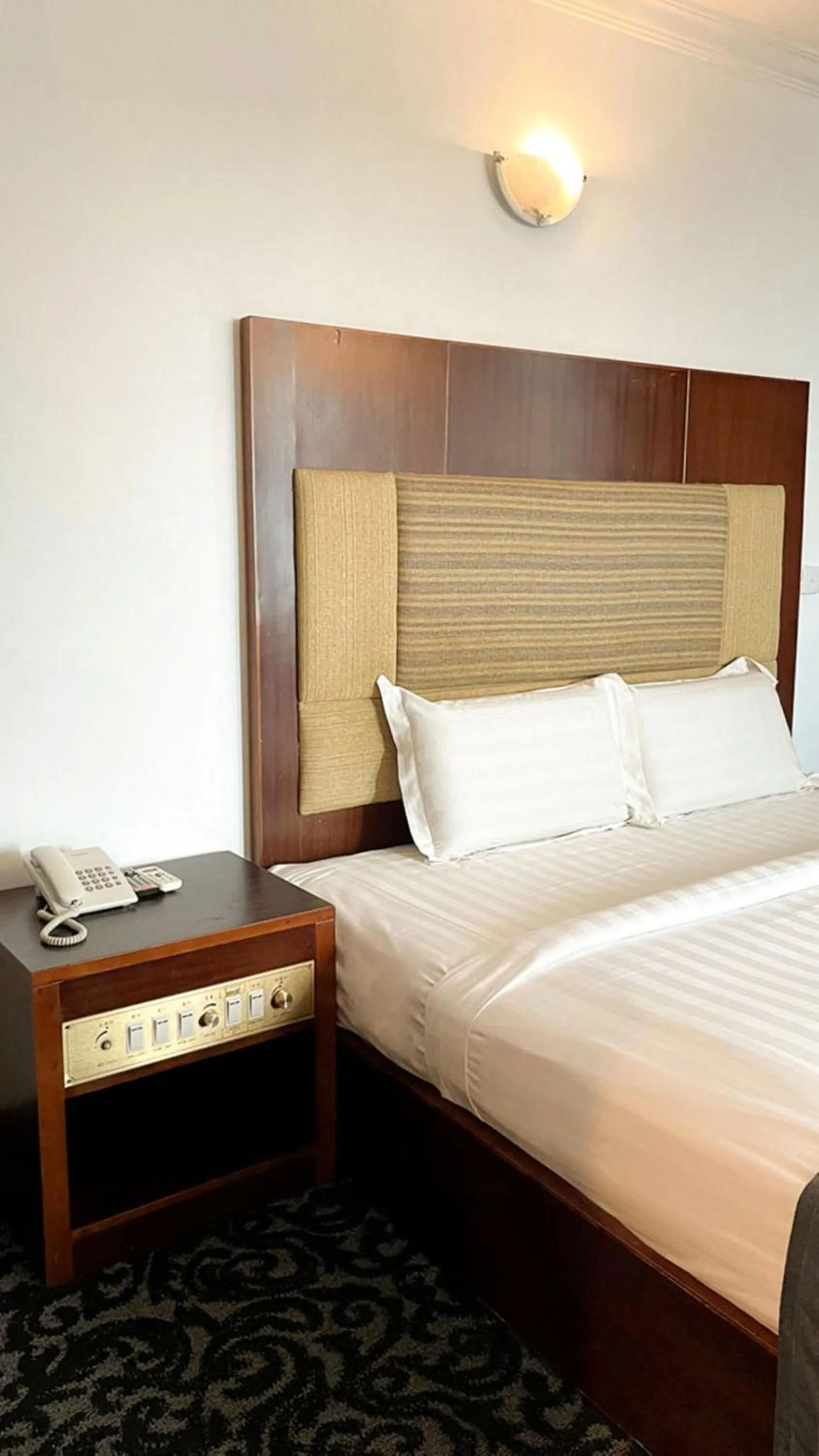 Bed in Swing & Pillows - Bandar Kuantan