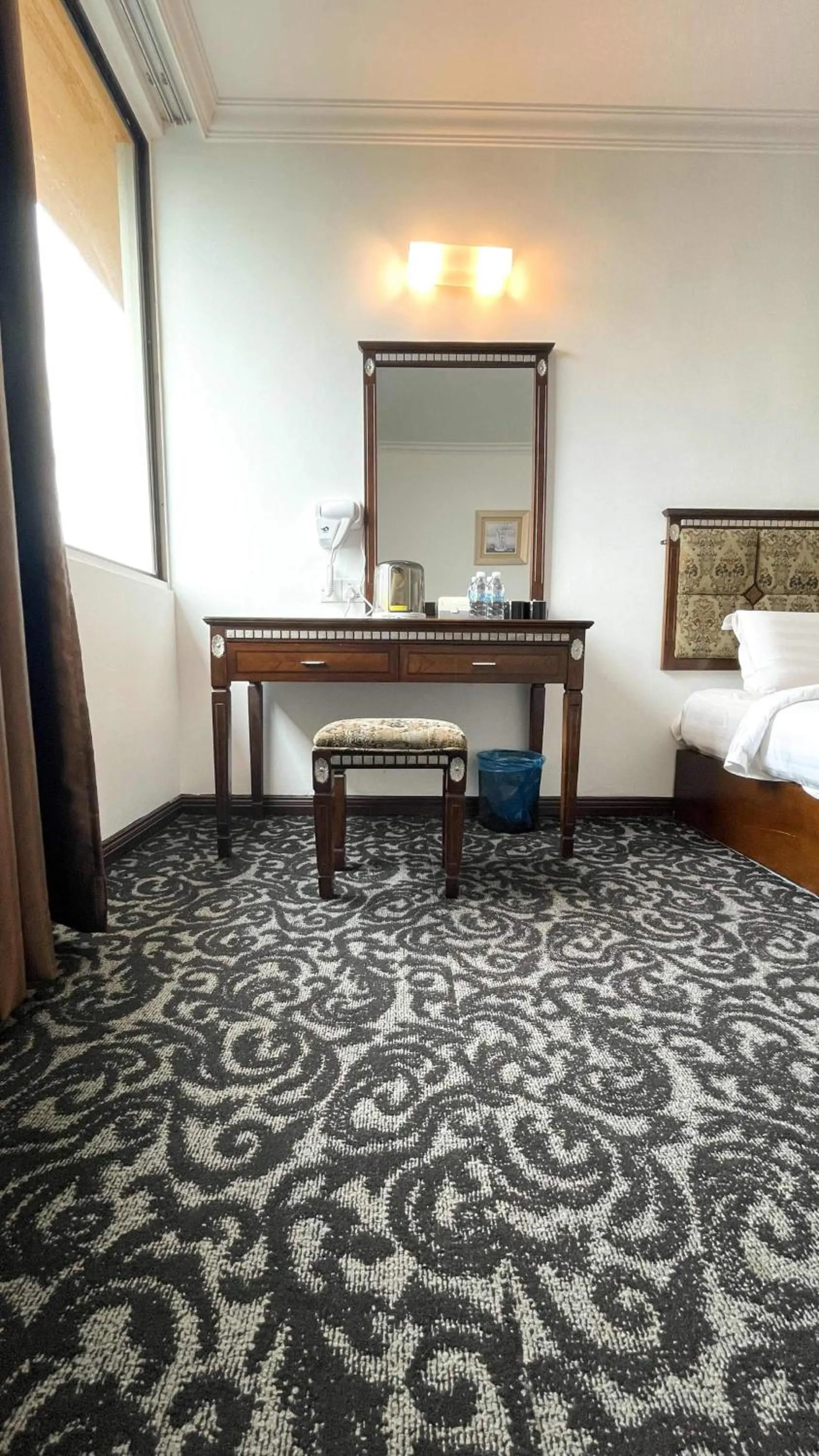 Bed in Swing & Pillows - Bandar Kuantan