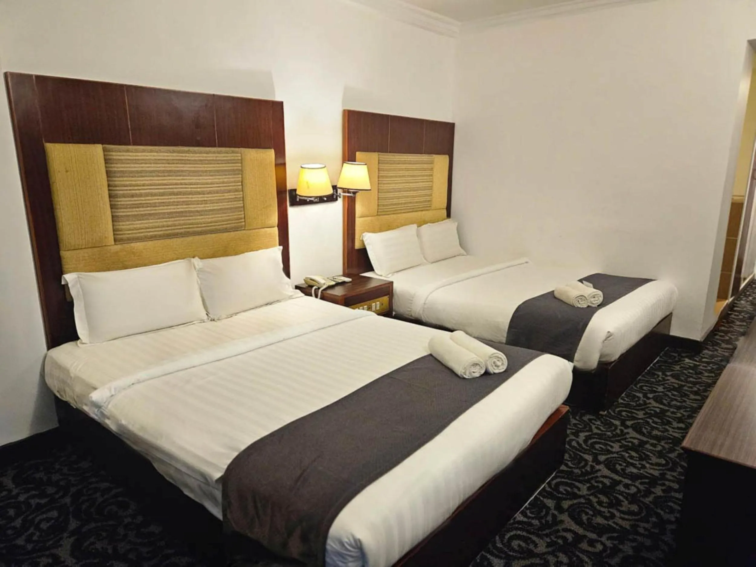 Bed in Swing & Pillows - Bandar Kuantan