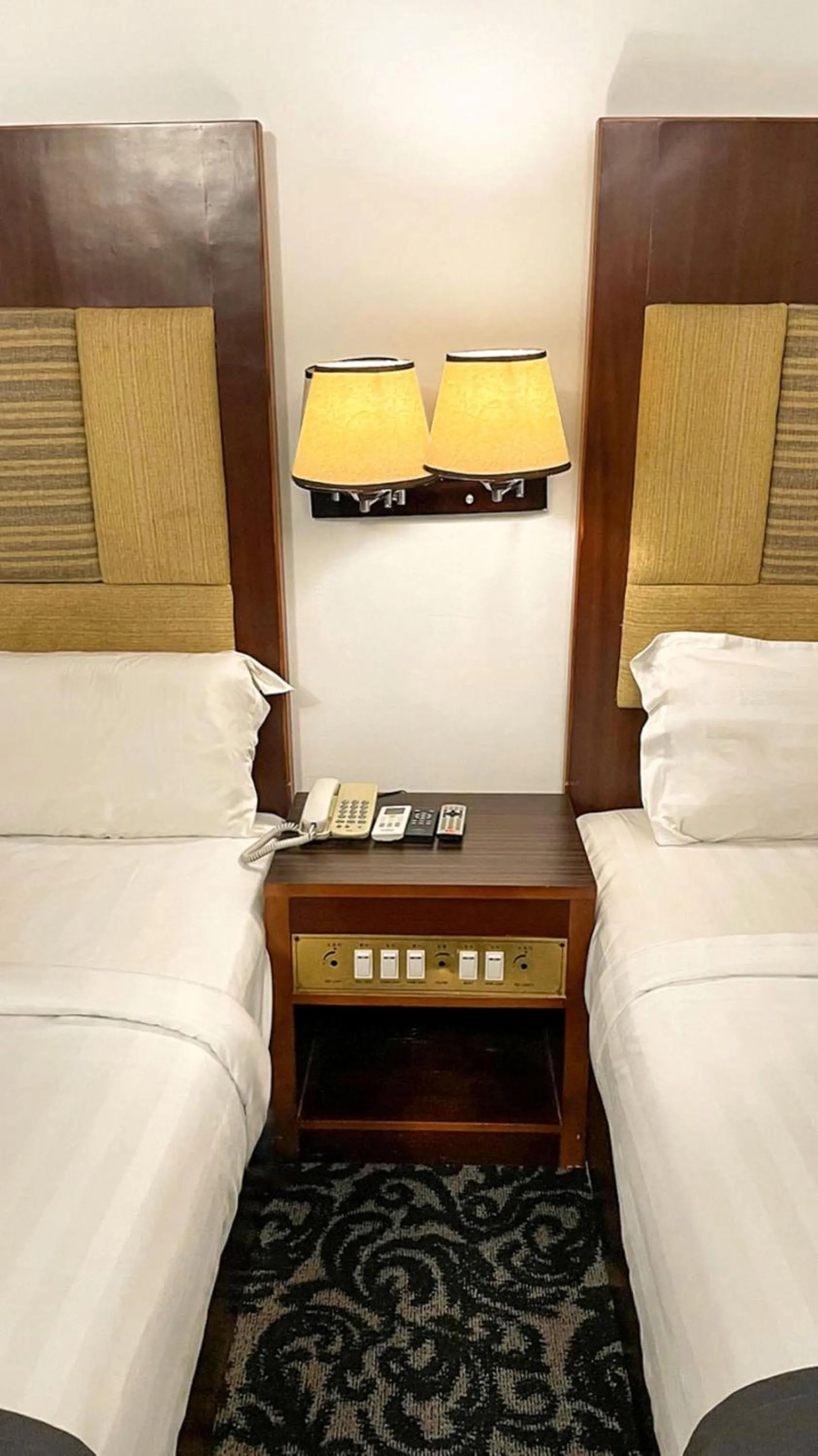 Bed in Swing & Pillows - Bandar Kuantan