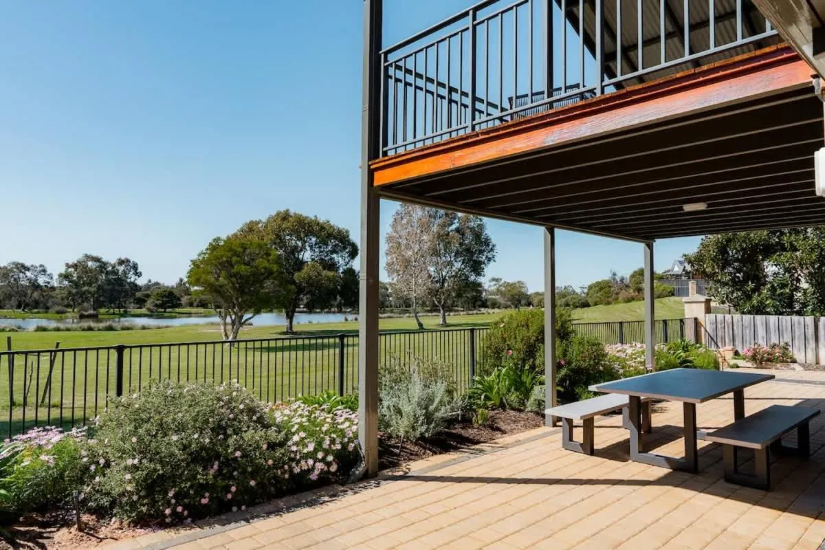 Boodalang House - access to golf course with views