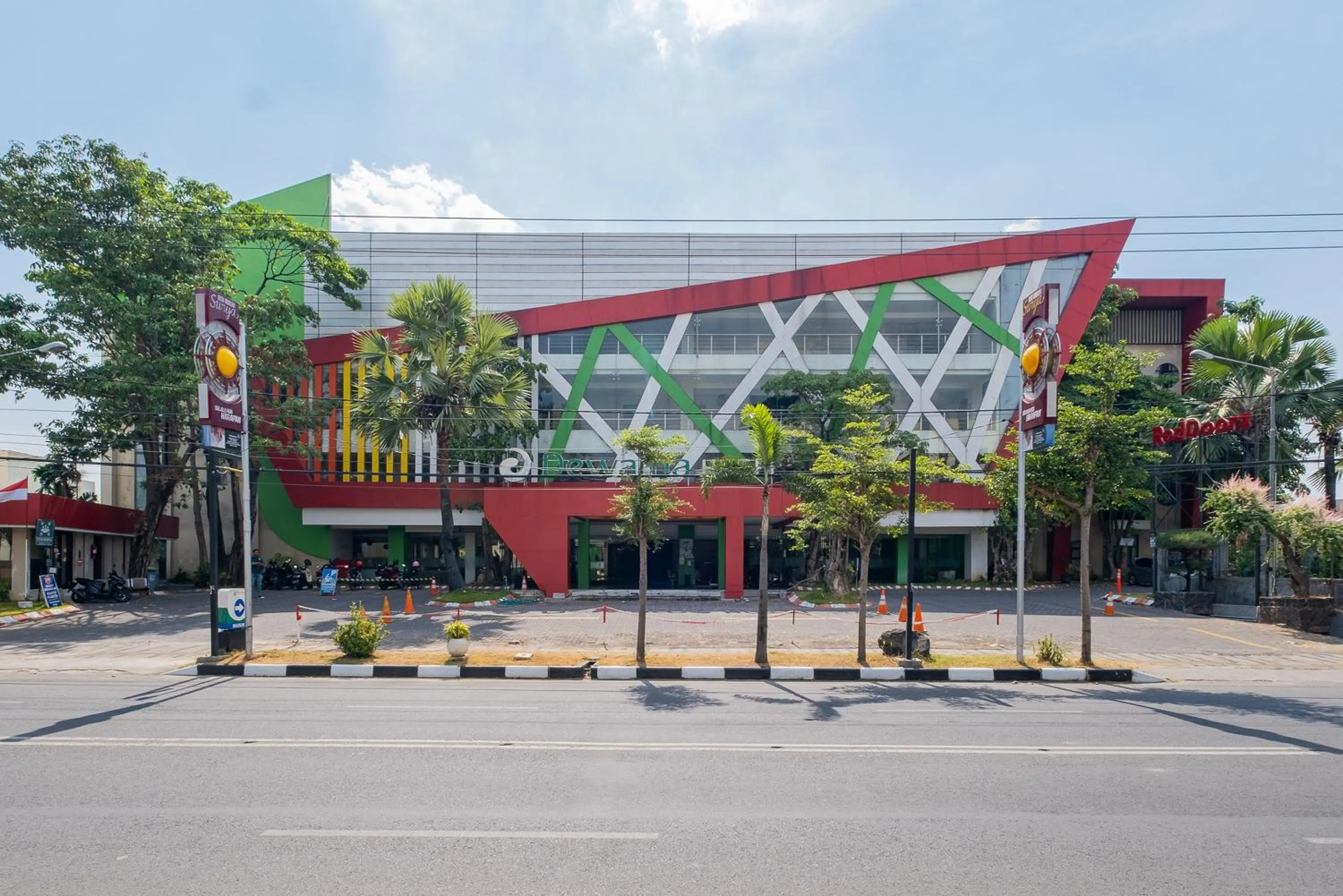 Property building in RedDoorz Premium @ Jalan Veteran Bojonegoro