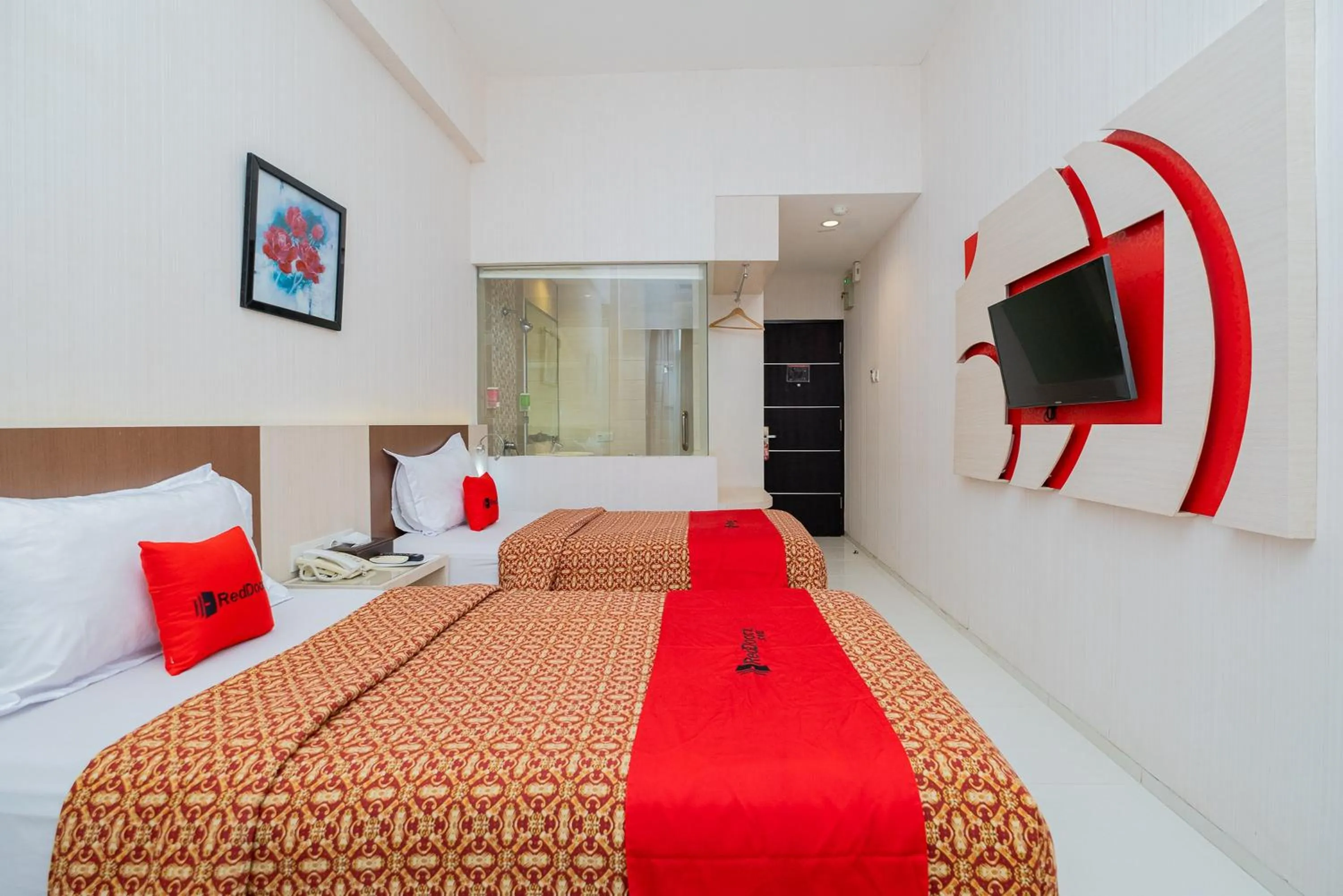Bed in RedDoorz Premium @ Jalan Veteran Bojonegoro