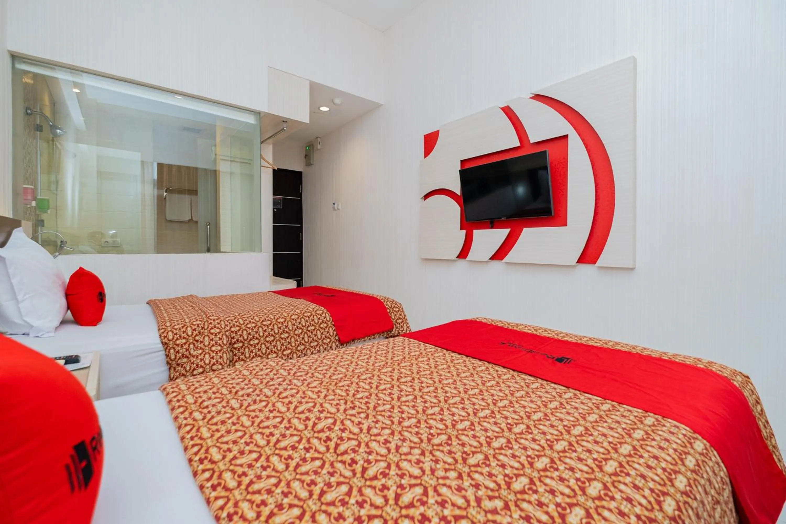 Bed in RedDoorz Premium @ Jalan Veteran Bojonegoro