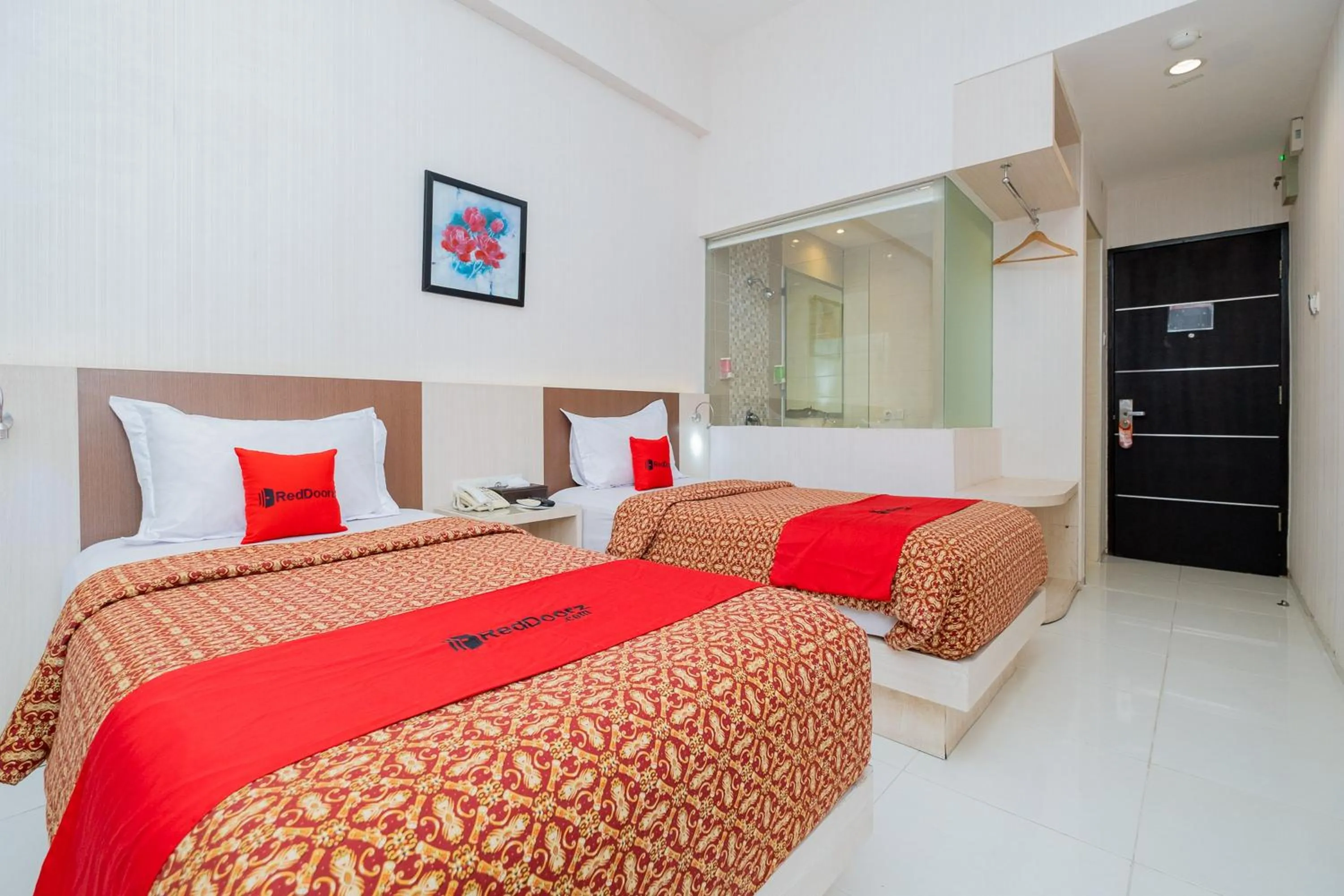 Bed in RedDoorz Premium @ Jalan Veteran Bojonegoro