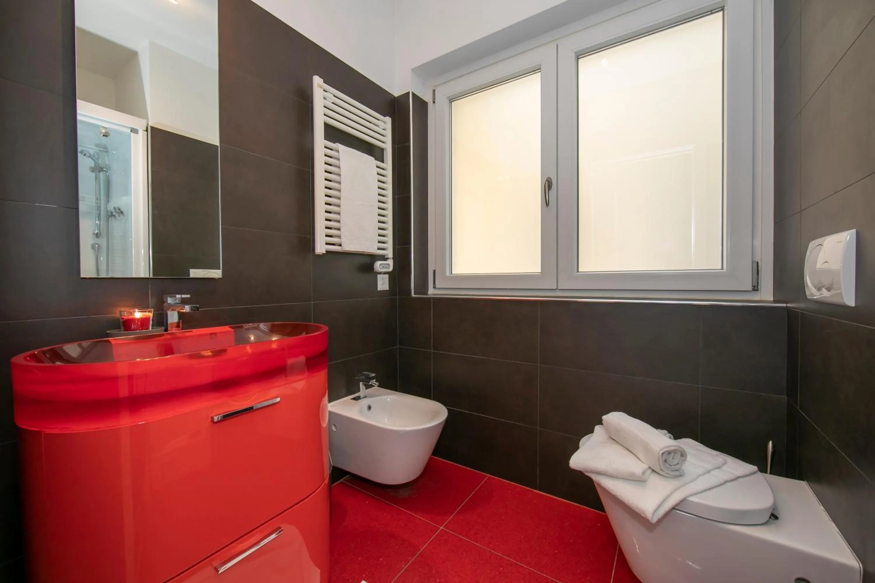Bathroom in Sunrise House - Happy Rentals