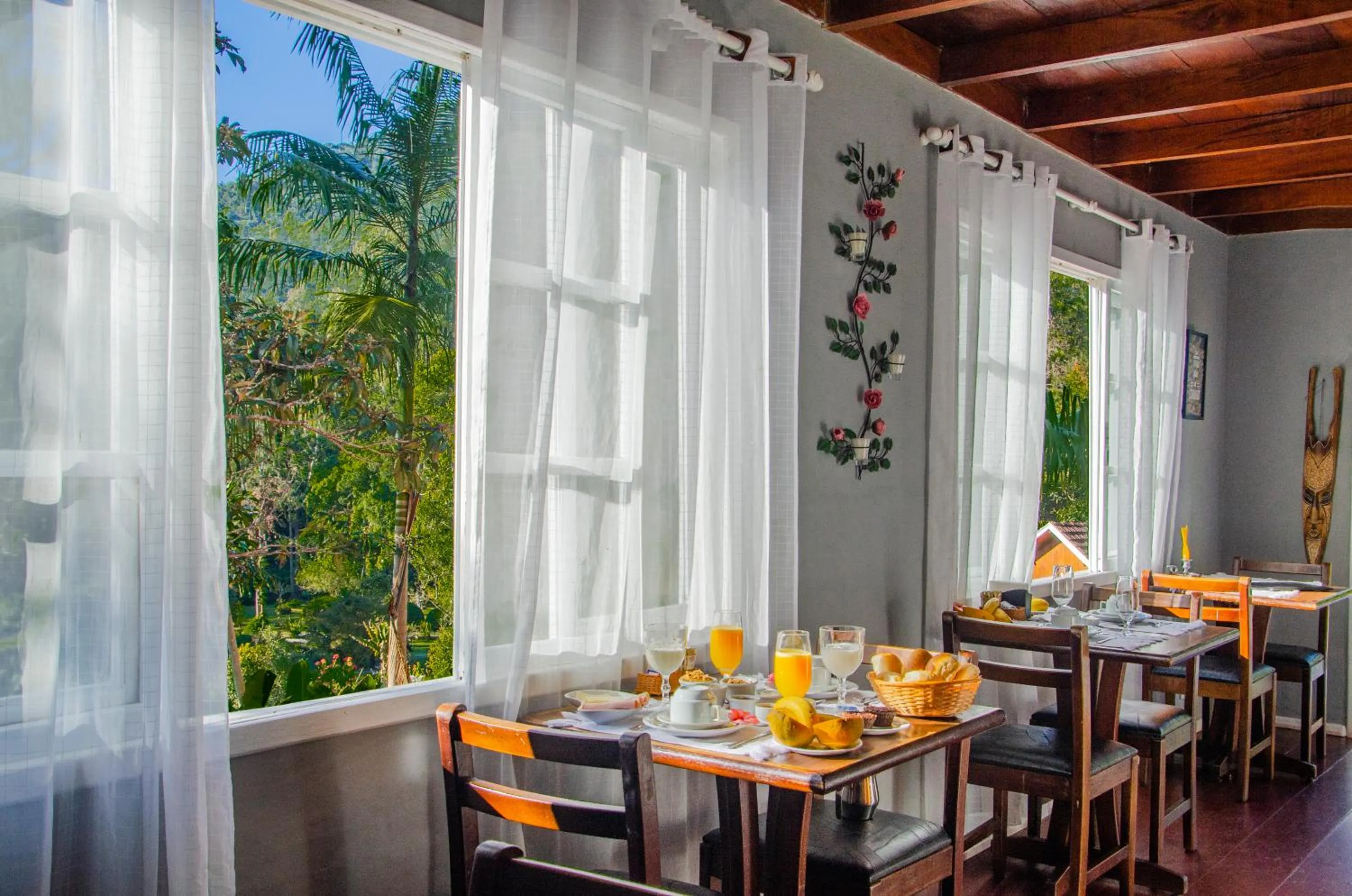 Breakfast in Pousada Refúgio das Aves