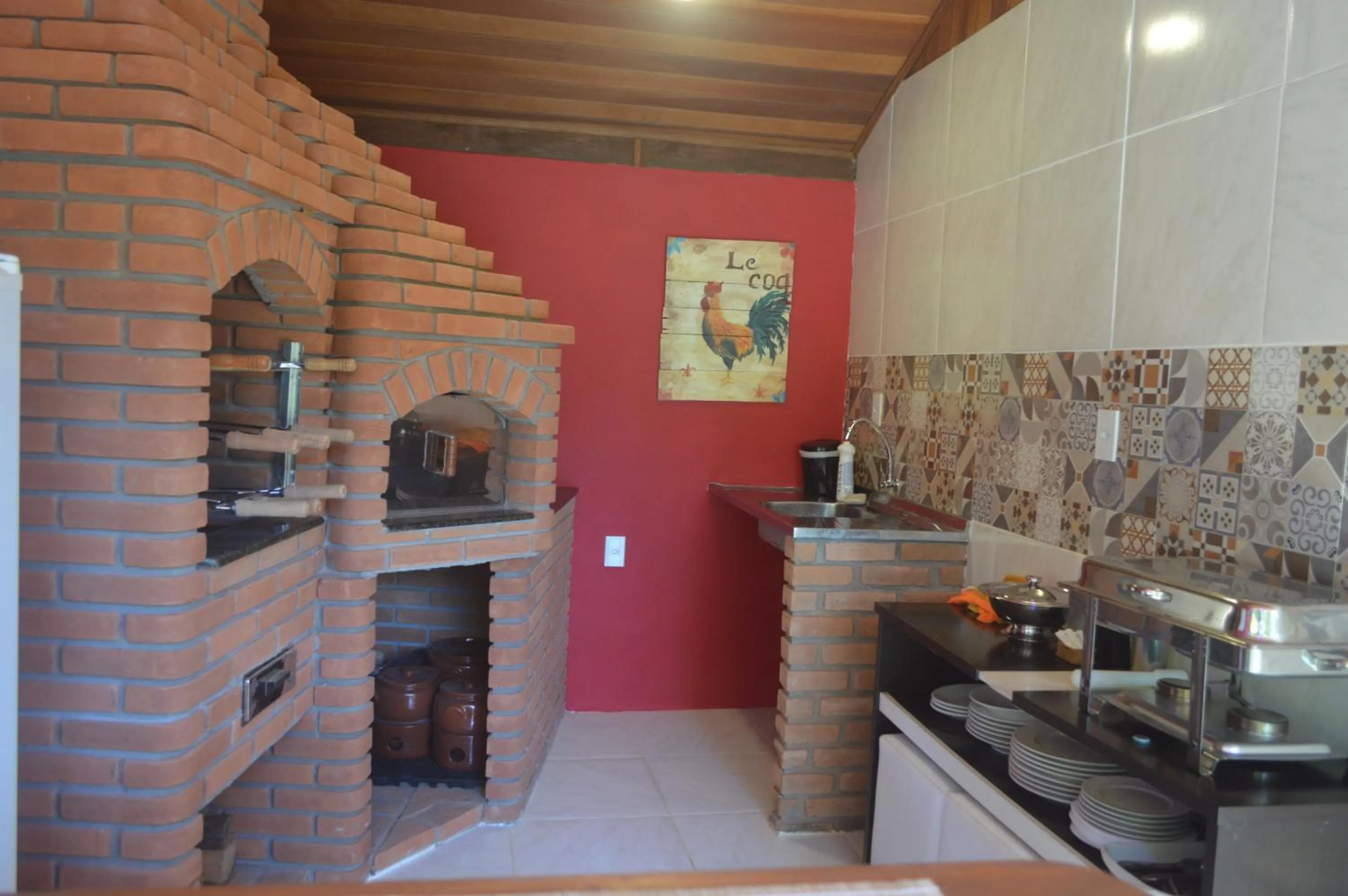 BBQ facilities in Pousada Refúgio das Aves