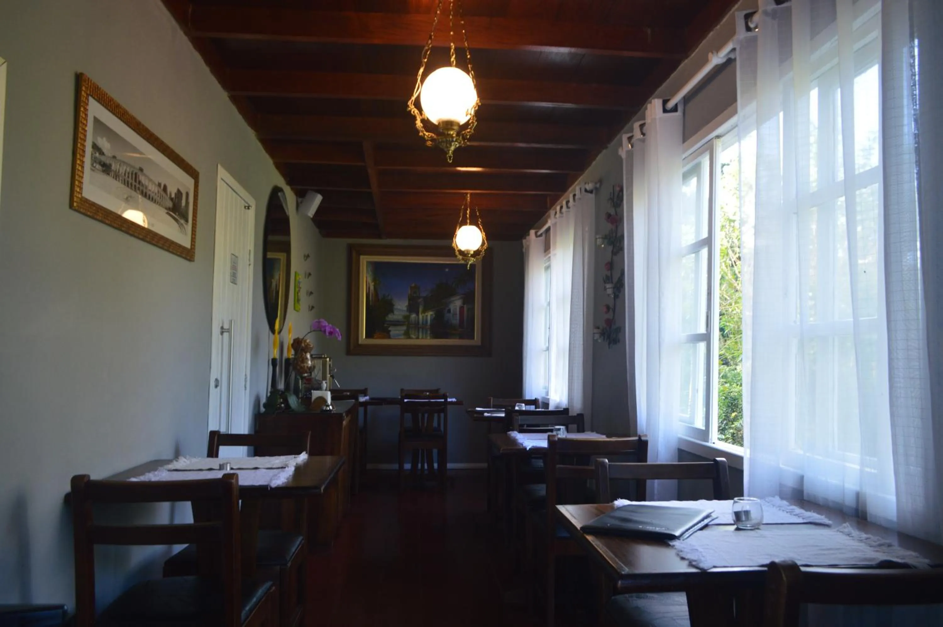 Restaurant/places to eat in Pousada Refúgio das Aves