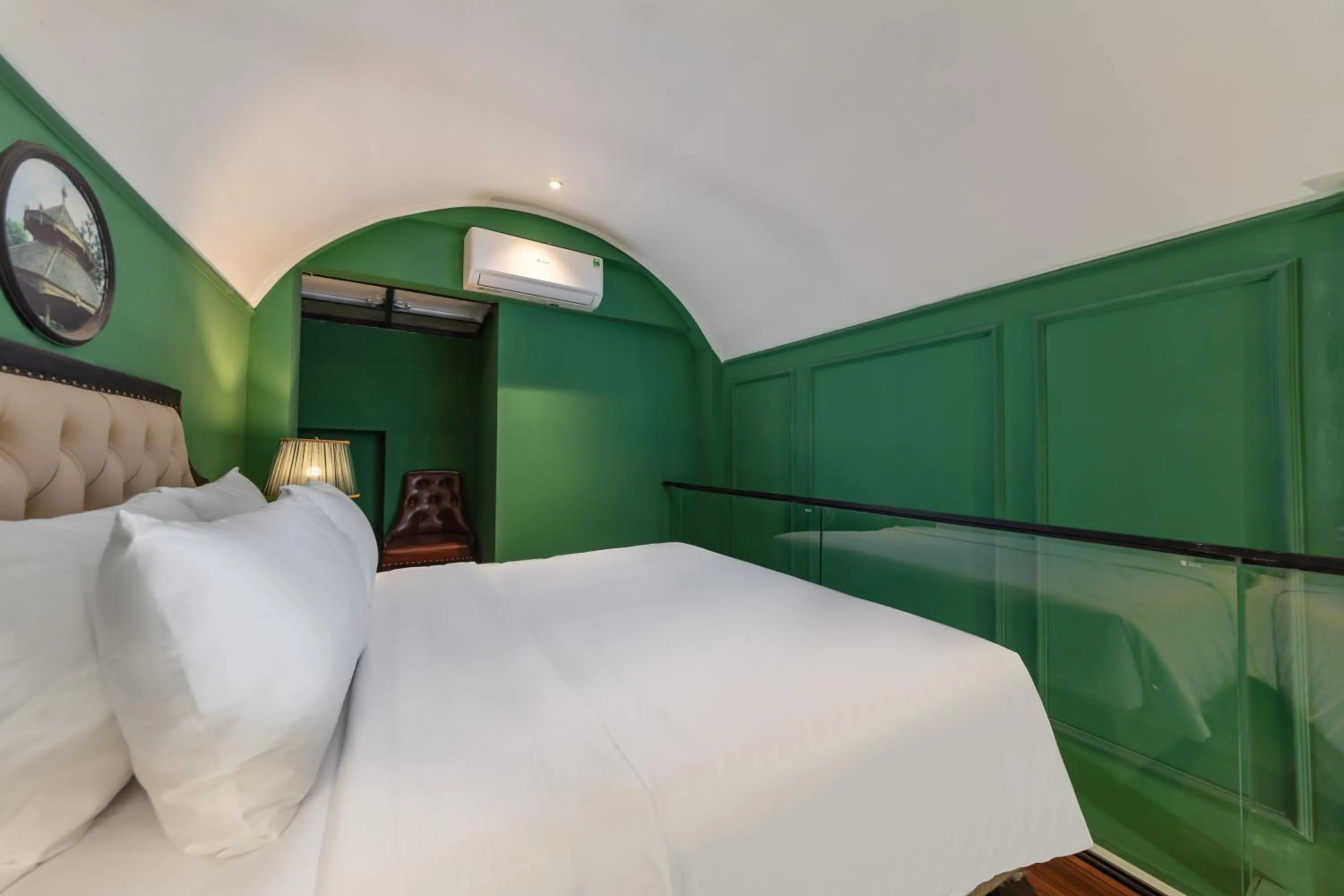 Bed in Madelise Adora Hotel & Travel