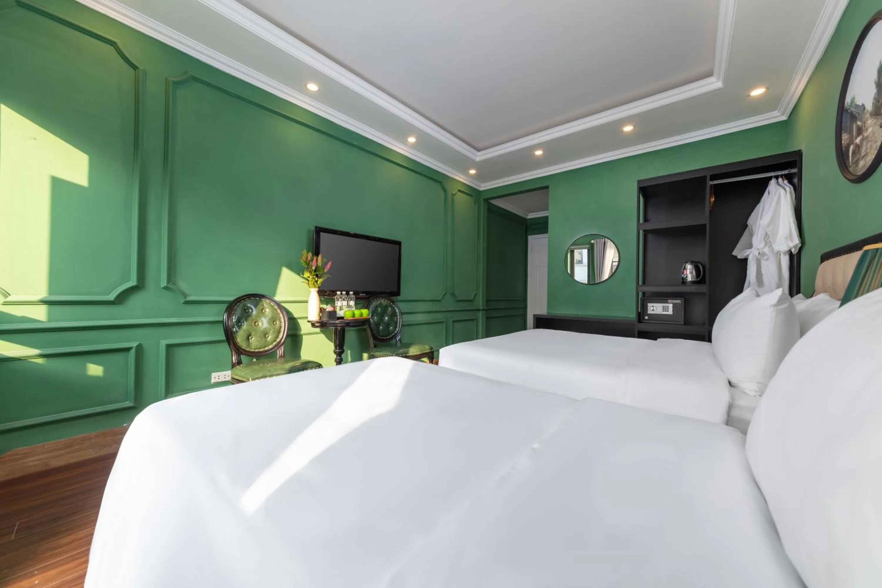 Bed in Madelise Adora Hotel & Travel