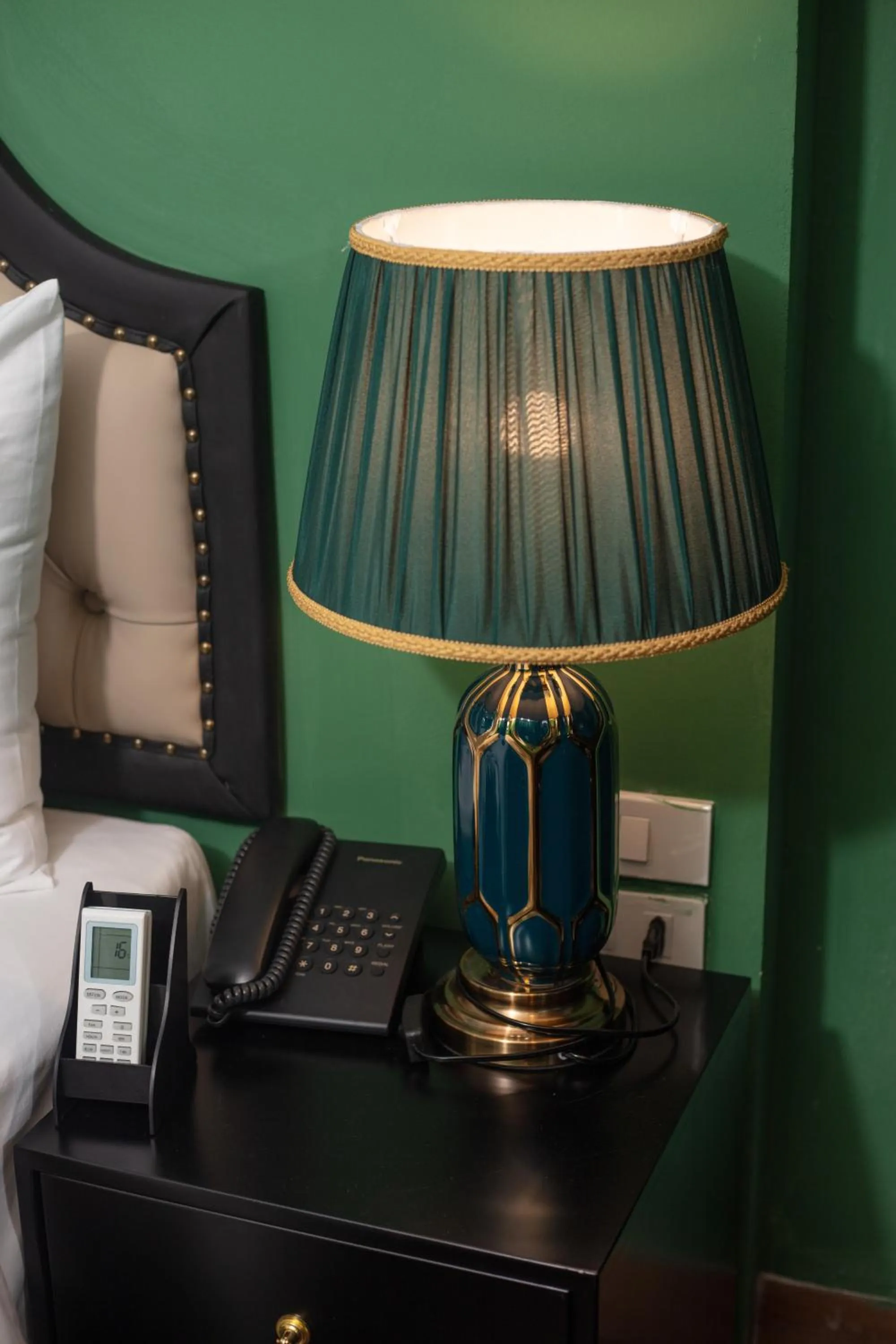 Bed in Madelise Adora Hotel & Travel