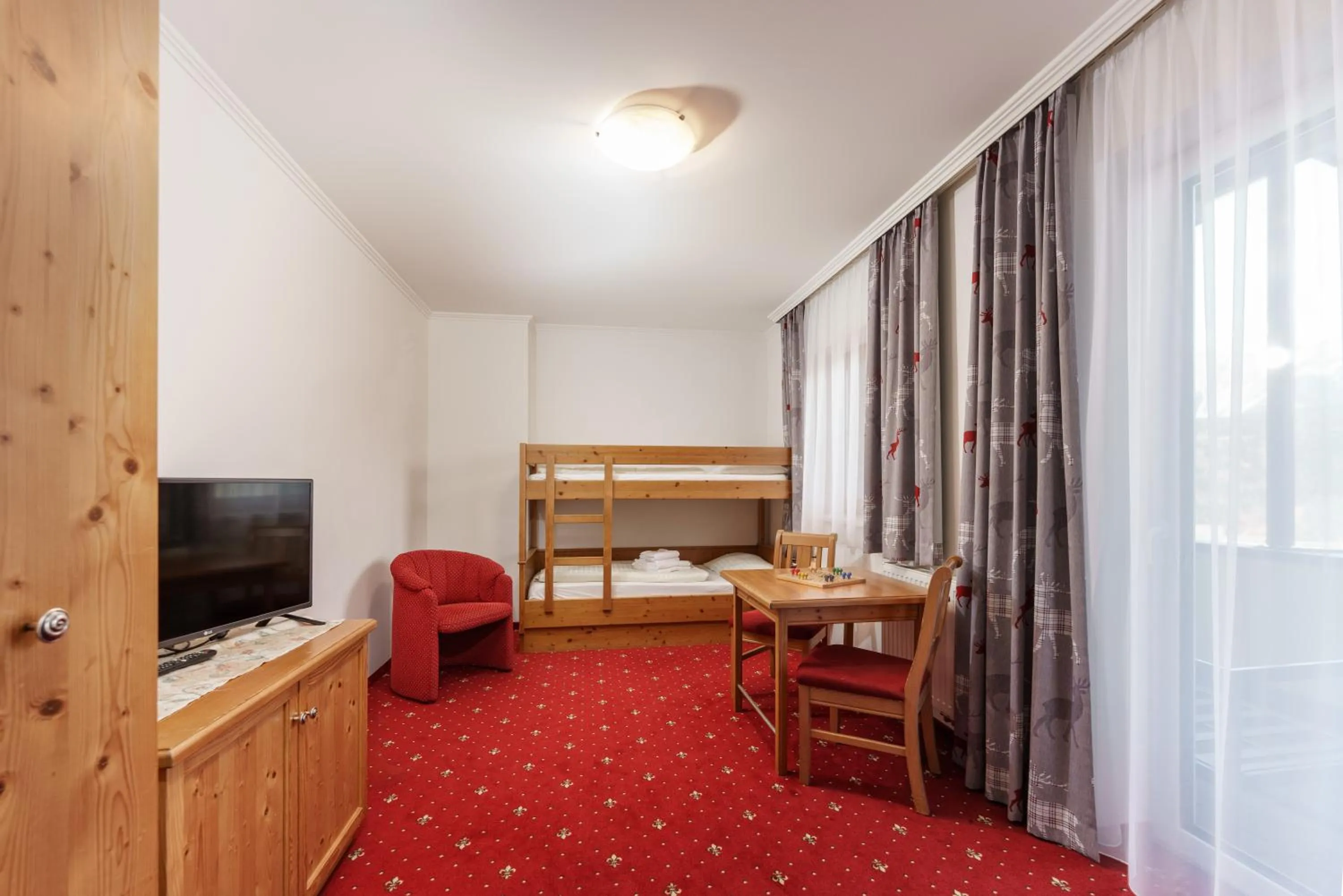 children, Bed in Hotel Moser