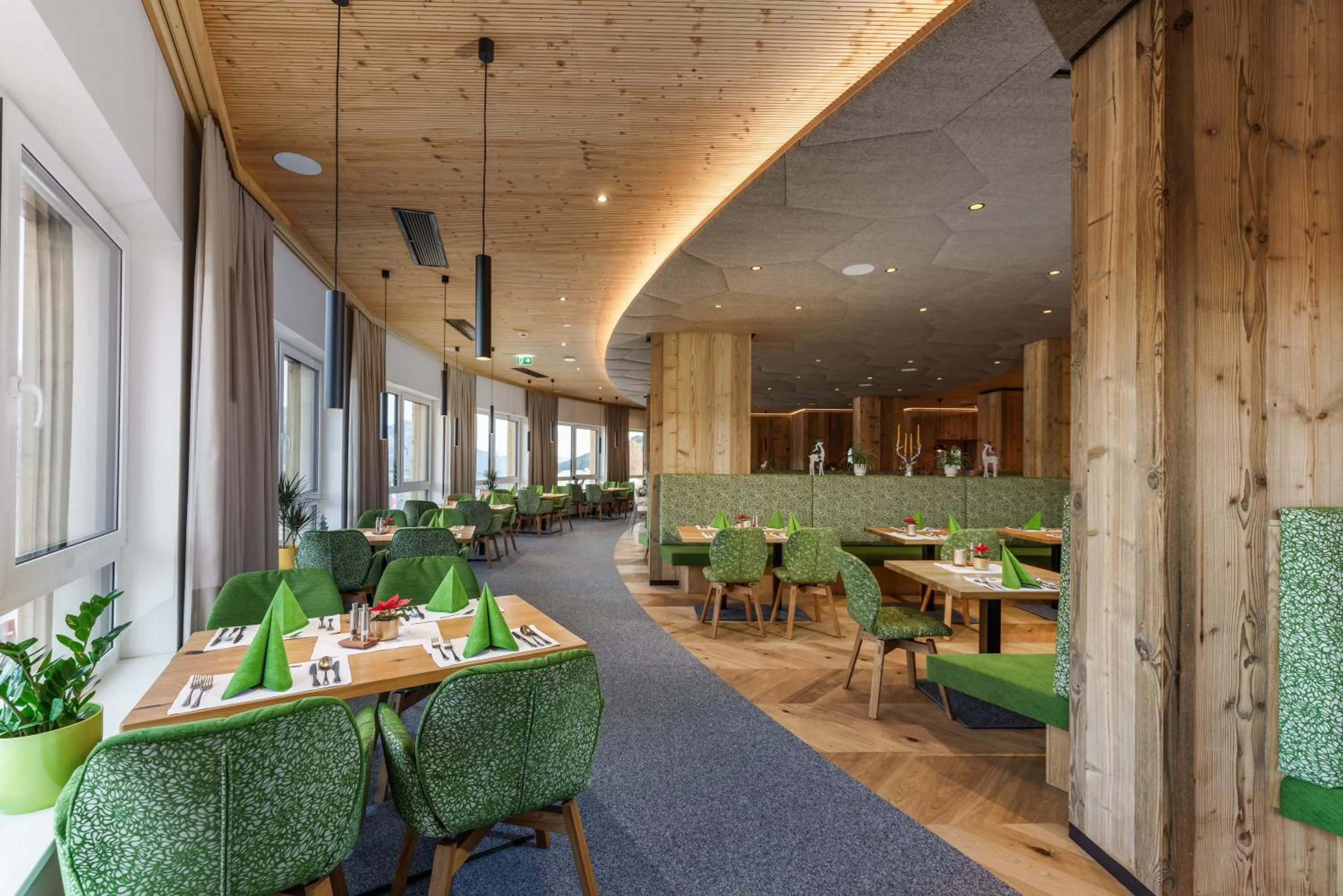 Restaurant/places to eat in Hotel Moser