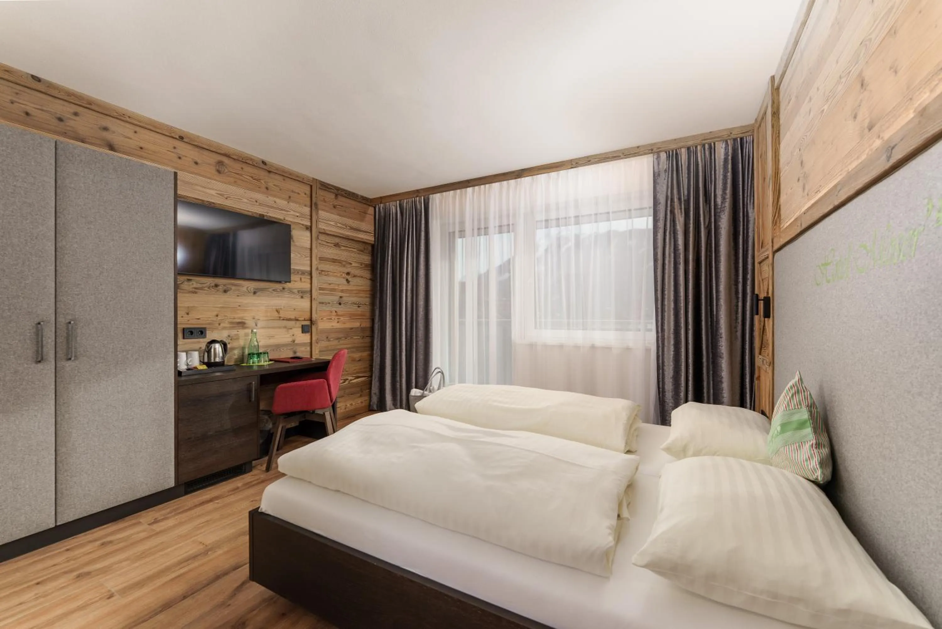 Bedroom, Bed in Hotel Moser