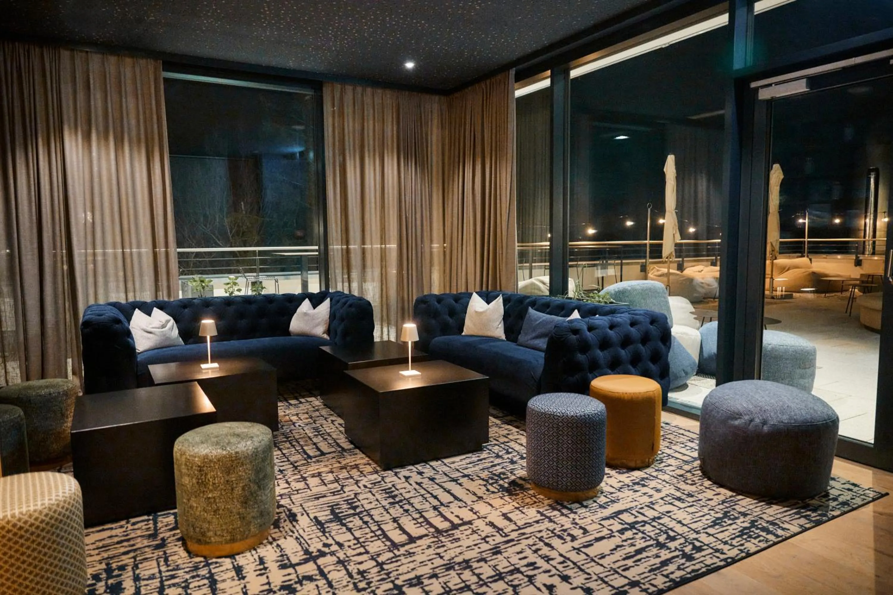 Lounge or bar in Nouri