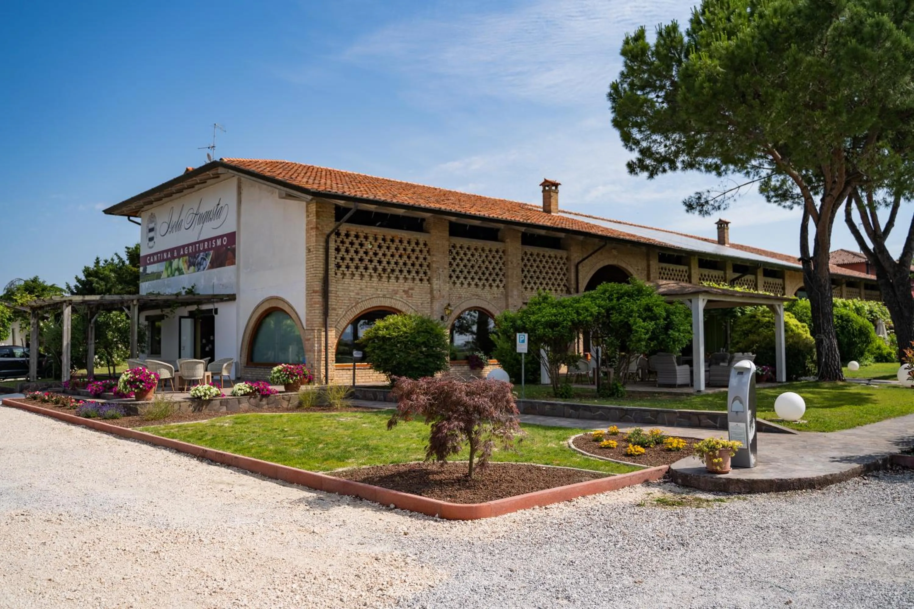 Property building in Agriturismo Isola Augusta