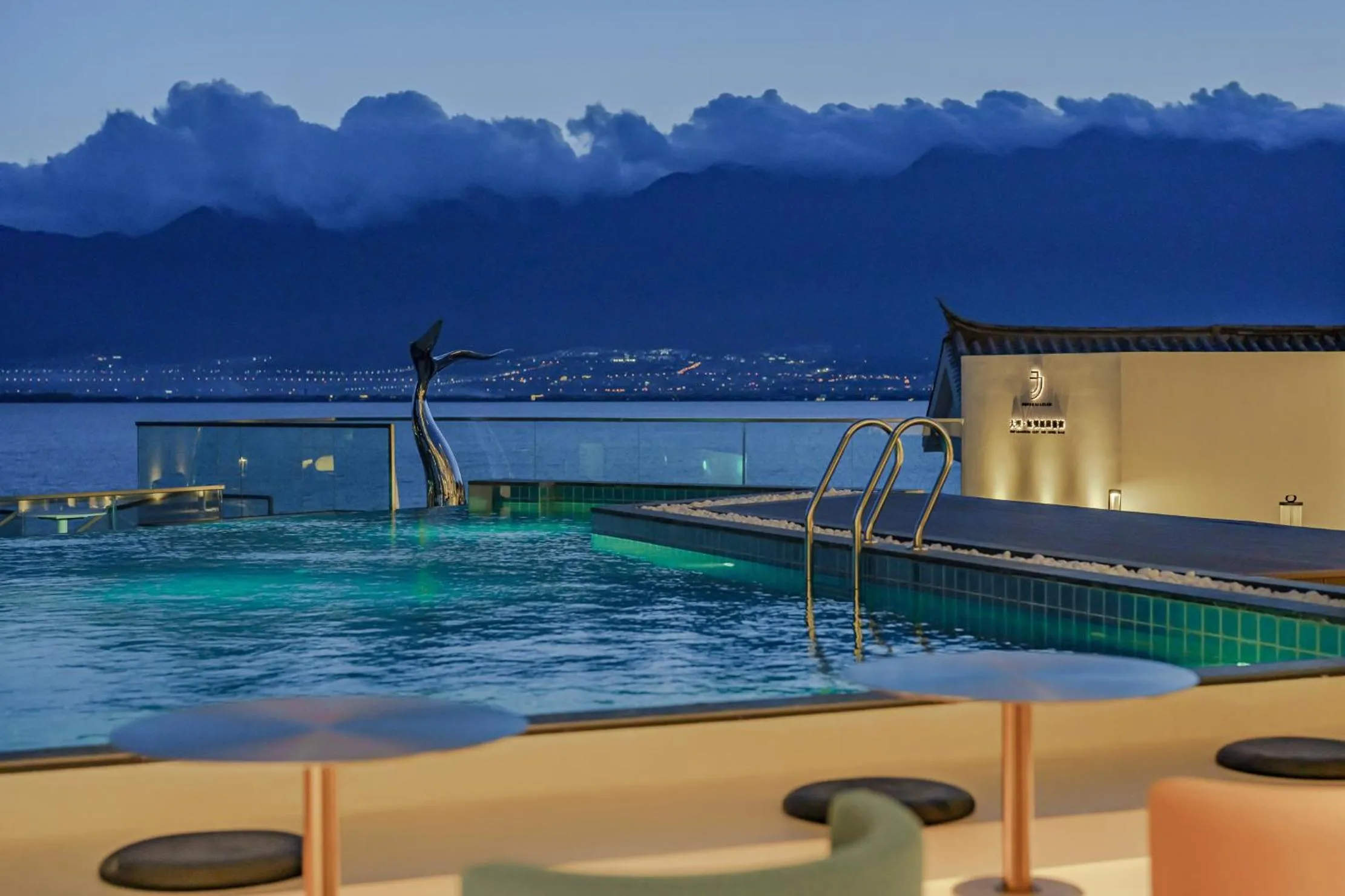 Dali Oriental Seaview Hotel -Dali Erhai